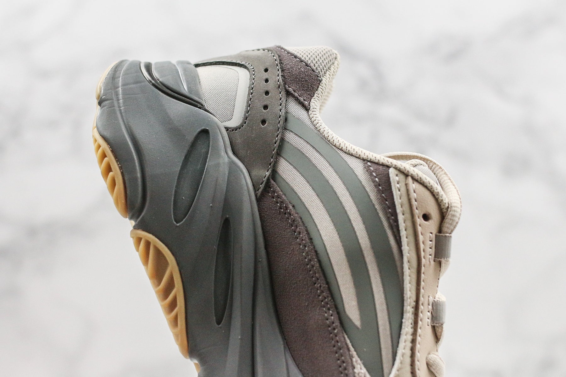 Adidas Yeezy Boost 700 Tephra - Luxe Premium Brazil