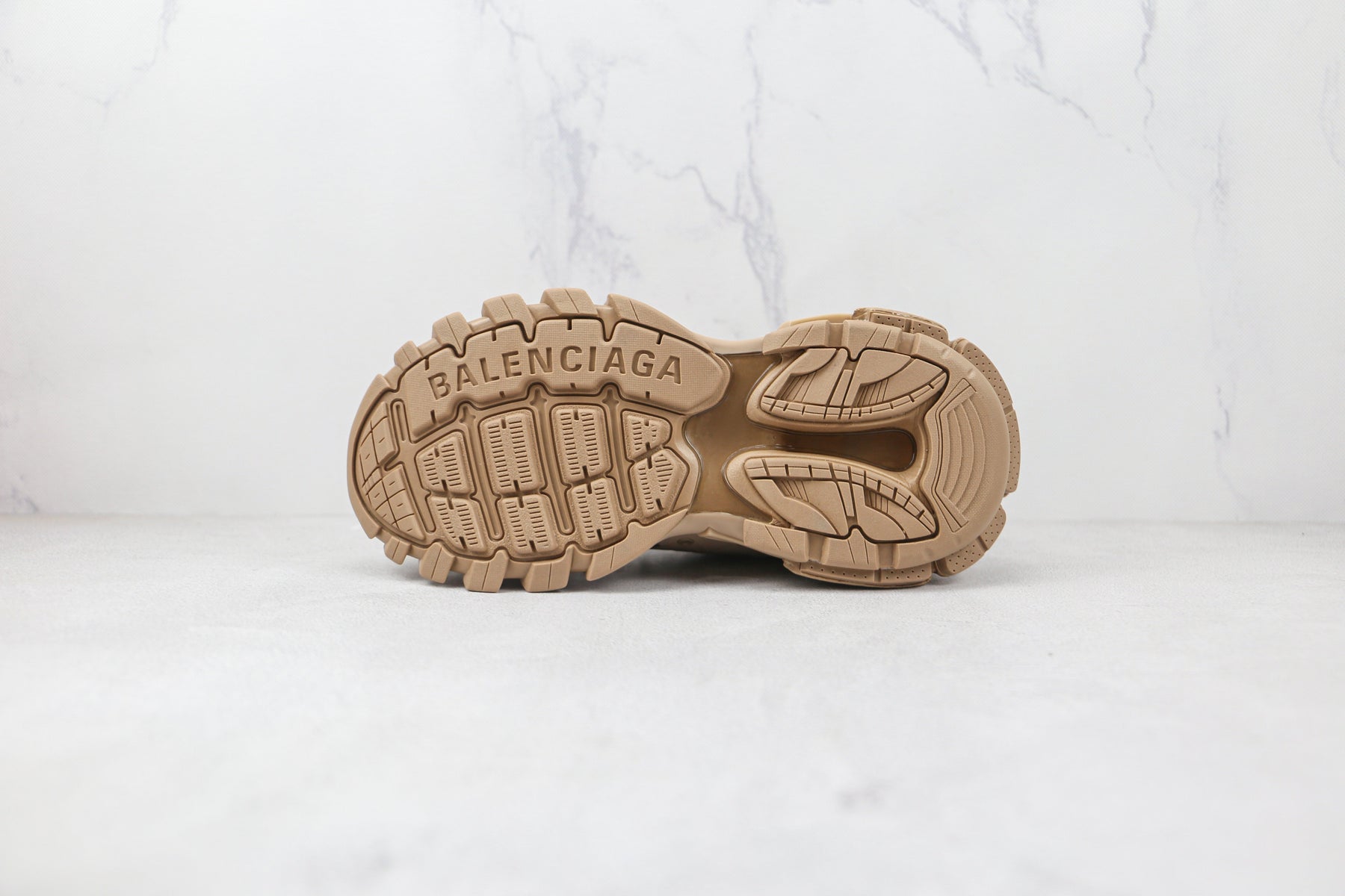 Balenciaga Track Beige - Luxe Premium Brazil