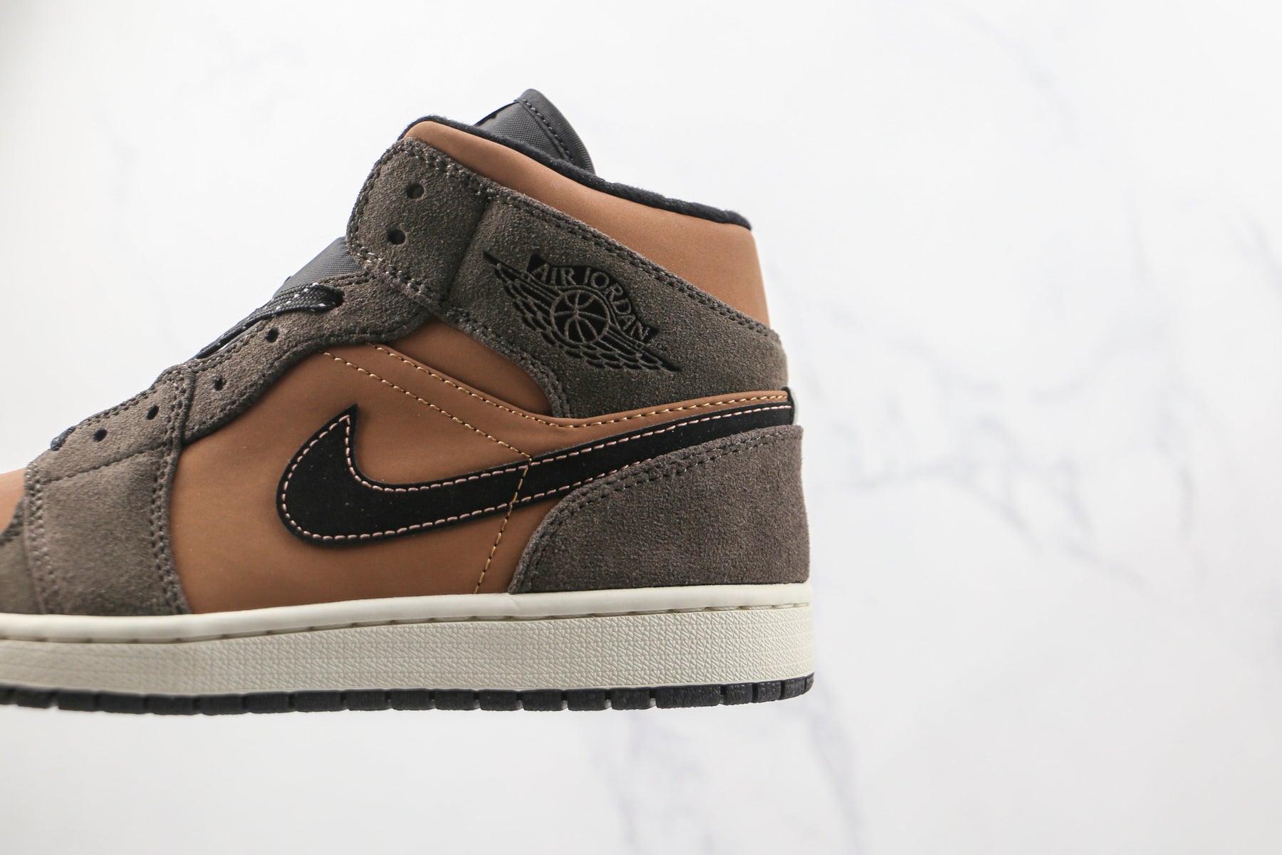 Jordan 1 Mid SE Dark Chocolate - Luxe Premium Brazil
