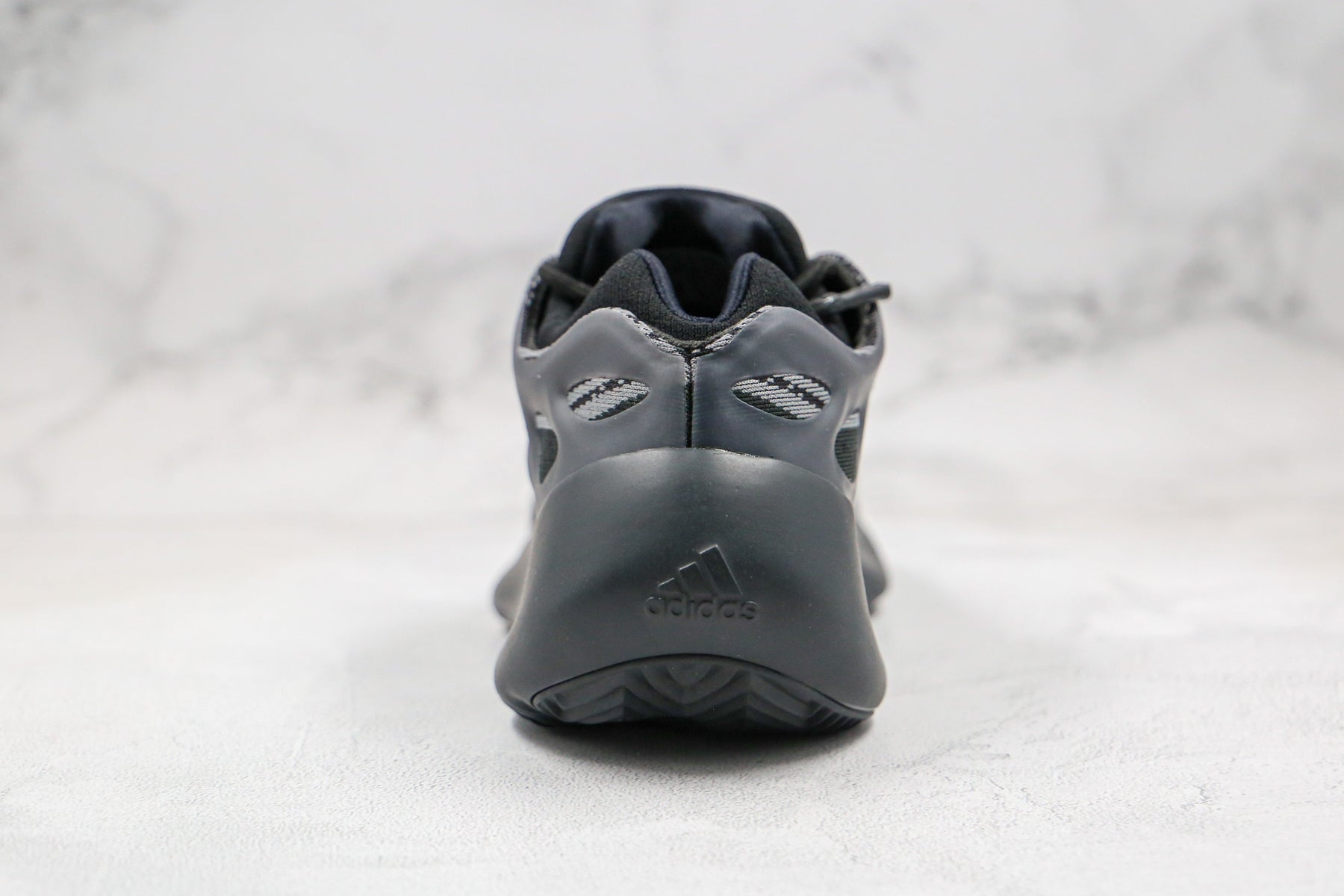 Adidas Yeezy Boost 700 V3 Alvah - Luxe Premium Brazil