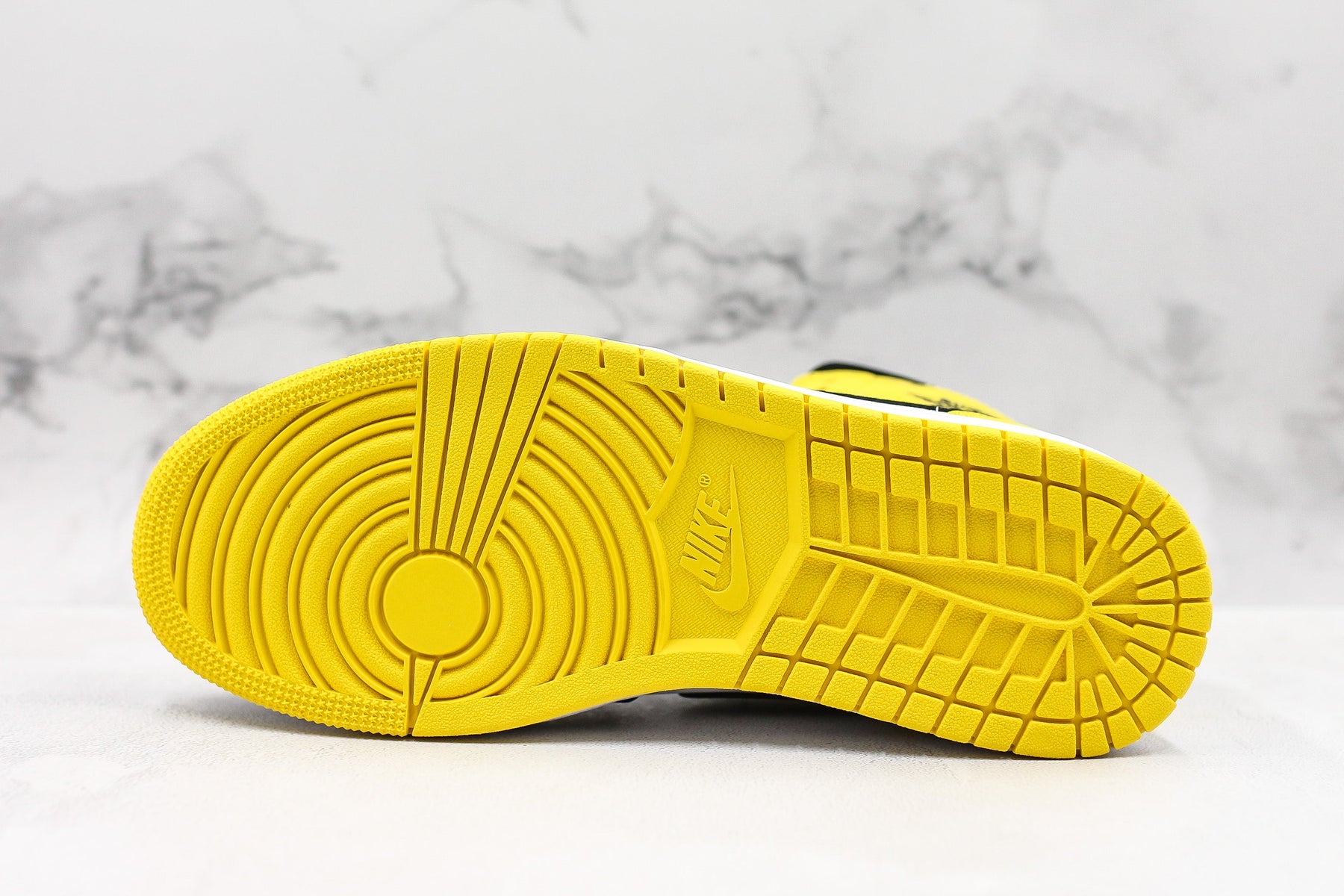 Jordan 1 Mid Yellow Toe Black - Luxe Premium Brazil