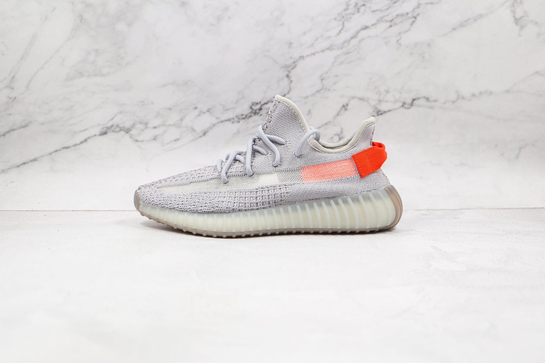 Adidas Yeezy Boost 350 V2 Tail Light - Luxe Premium Brazil
