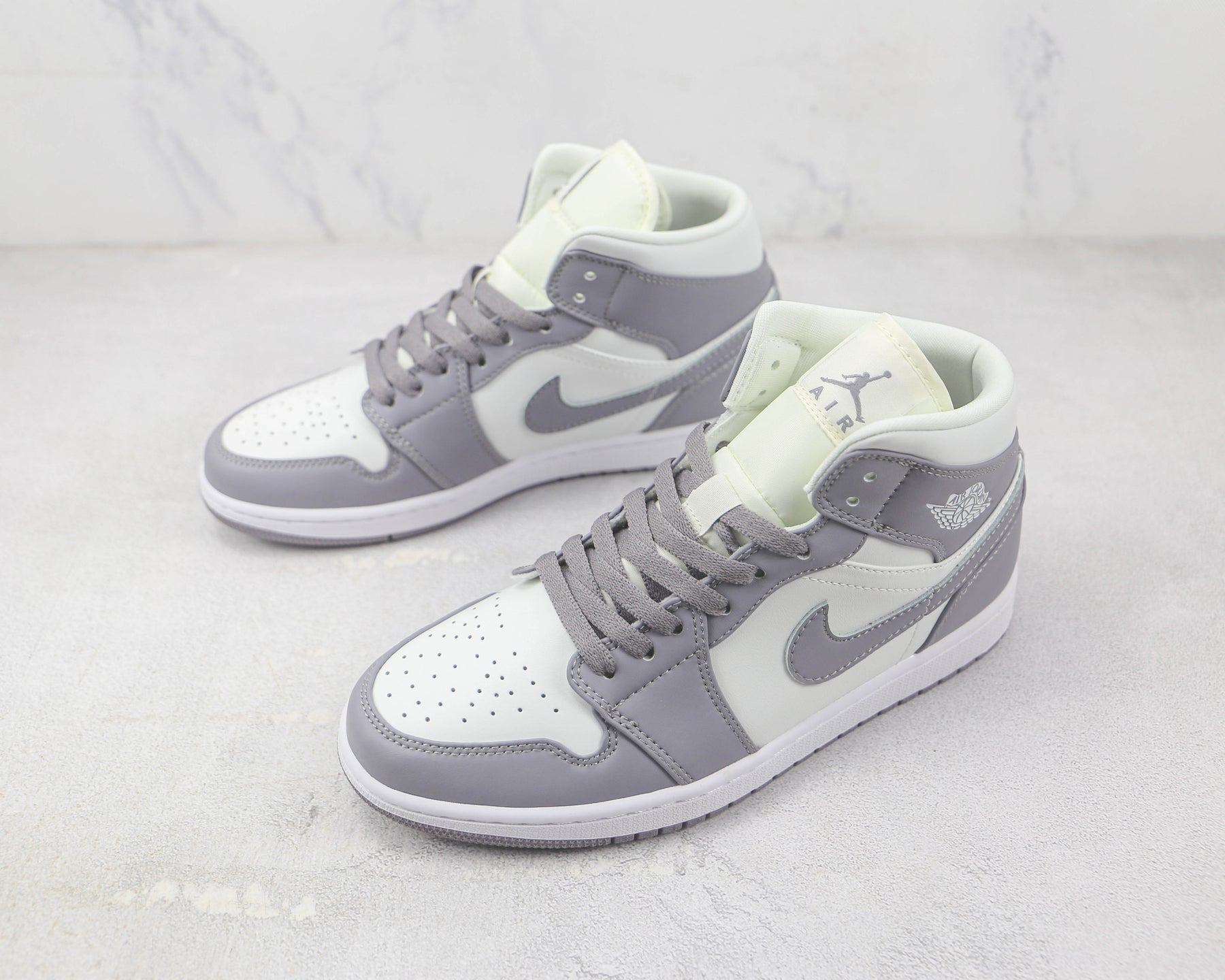 Jordan 1 Mid Stealth - Luxe Premium Brazil