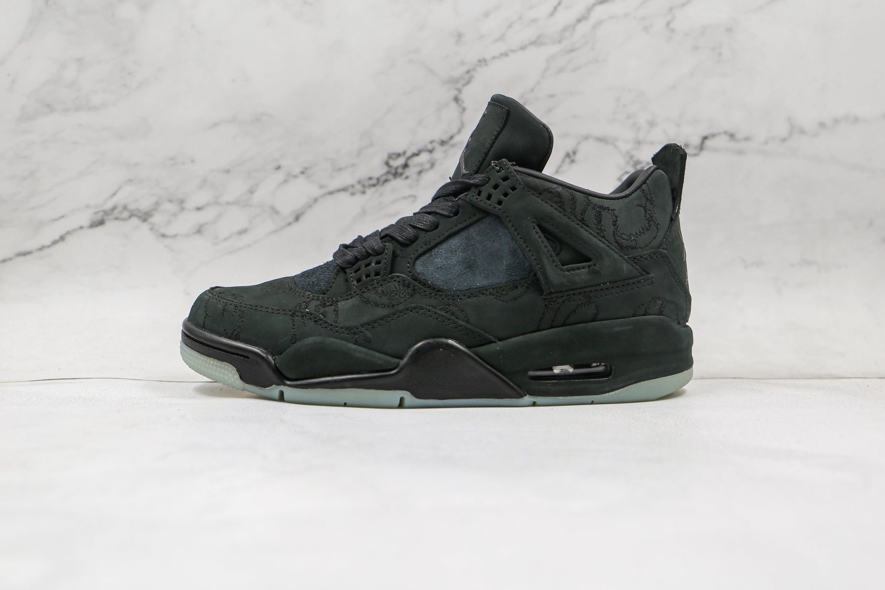 Jordan 4 Retro Kaws Black - Luxe Premium Brazil