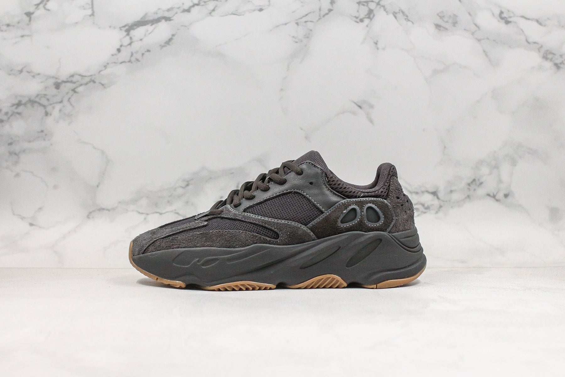 Adidas Yeezy Boost 700 Utility black - Luxe Premium Brazil
