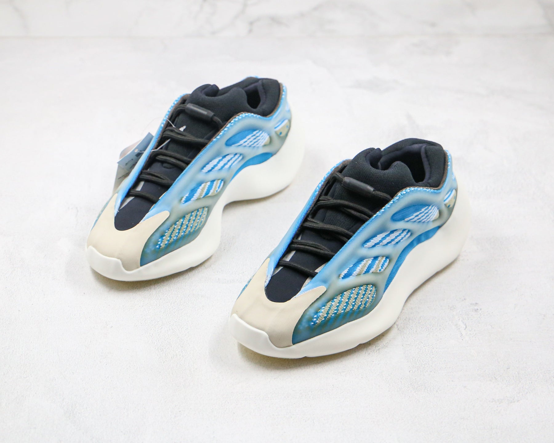Adidas Yeezy Boost 700 V3 Arzareth - Luxe Premium Brazil