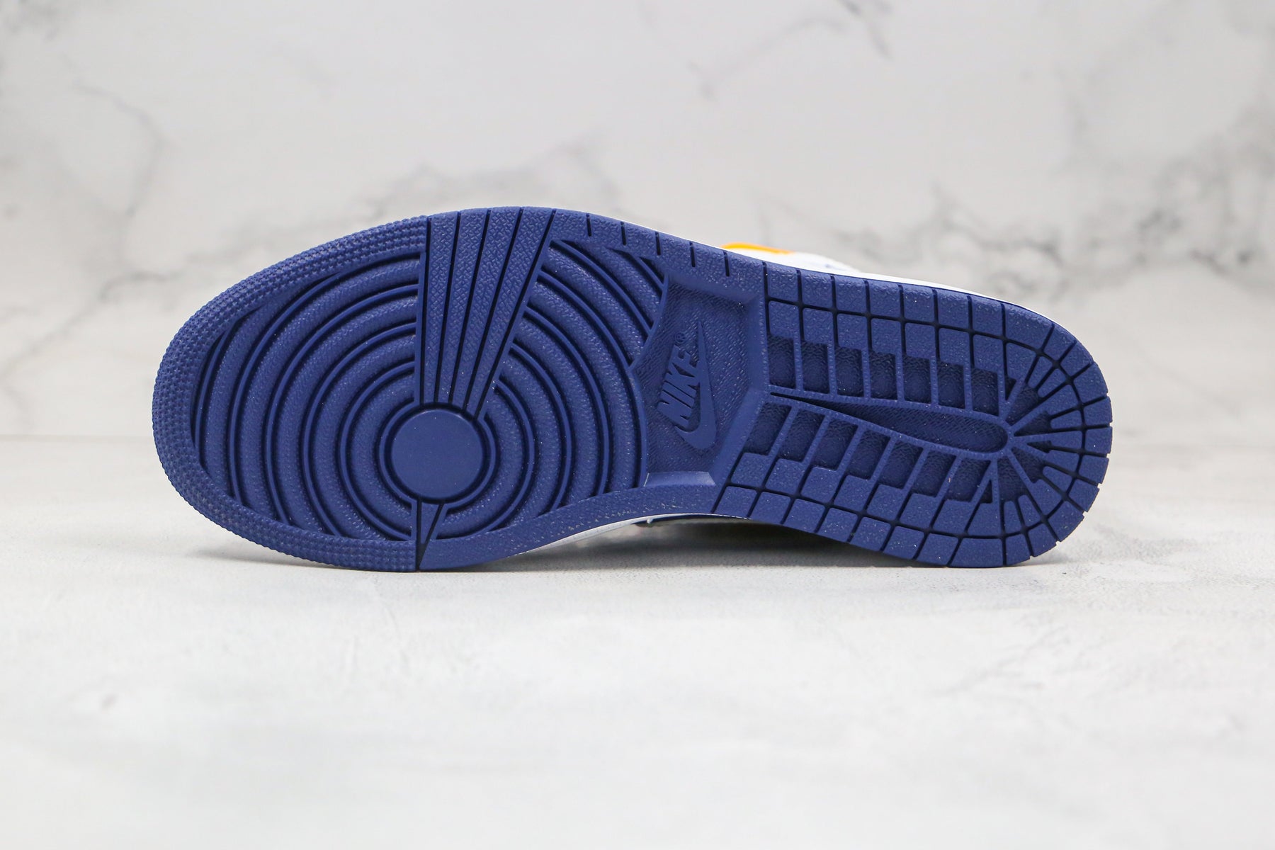 Jordan 1 Mid White Laser Orange Deep Royal Blue - Luxe Premium Brazil