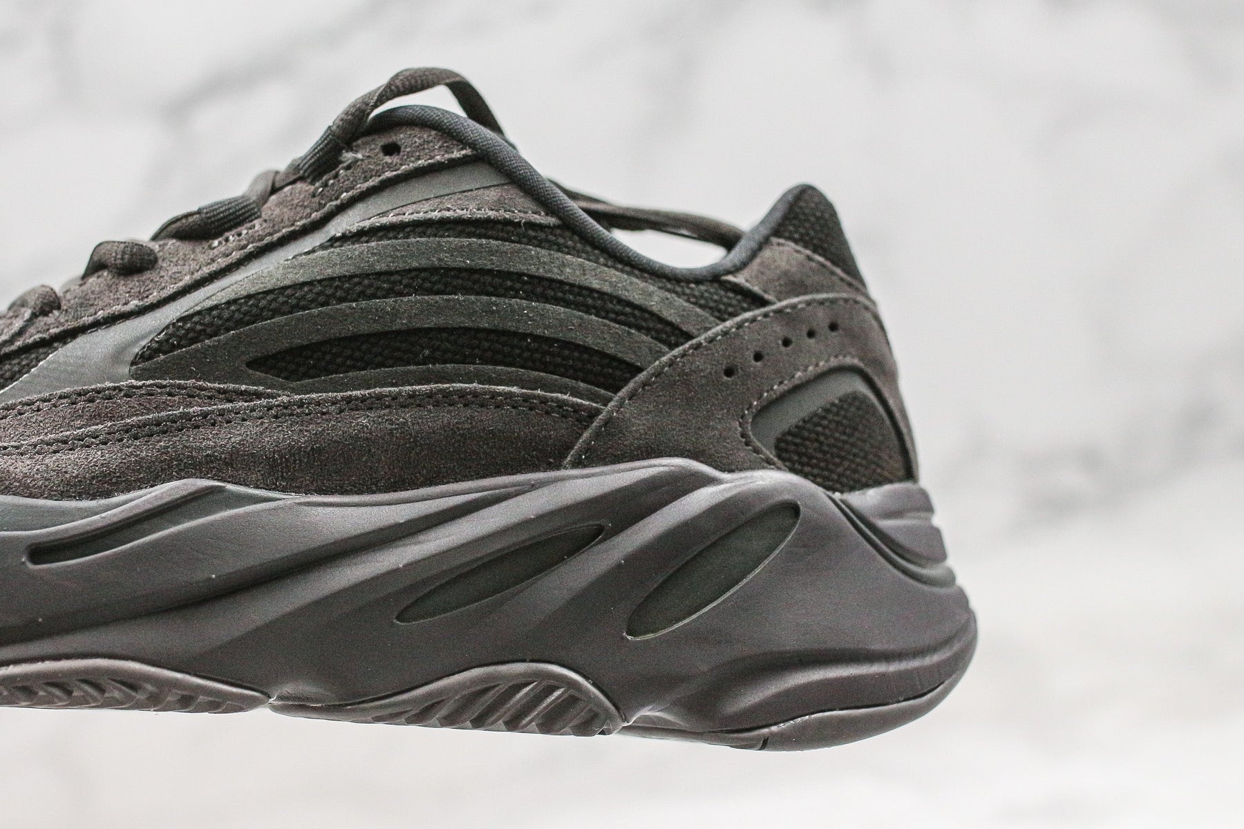 Adidas Yeezy Boost 700 Vanta - Luxe Premium Brazil