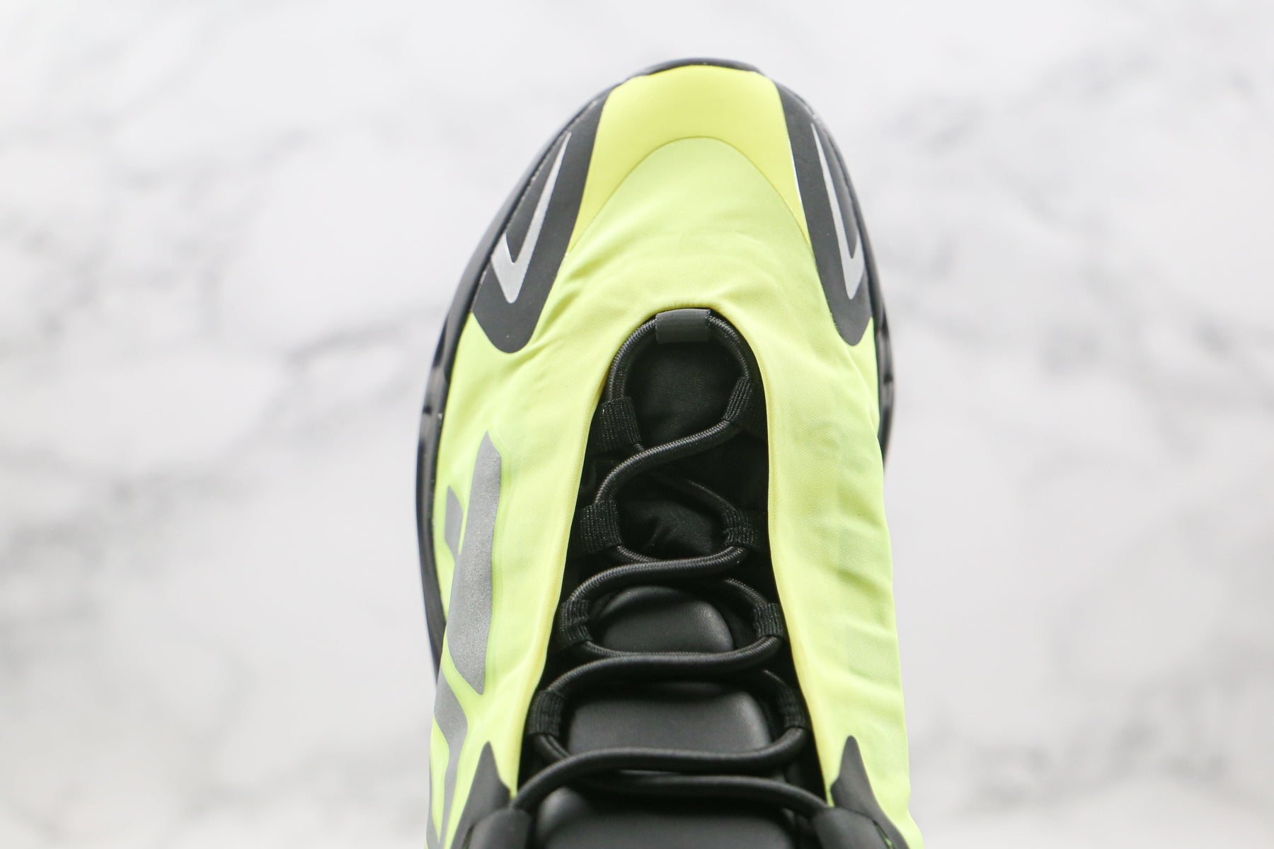 Adidas Yeezy Boost 700 MNVN Phosphor - Luxe Premium Brazil