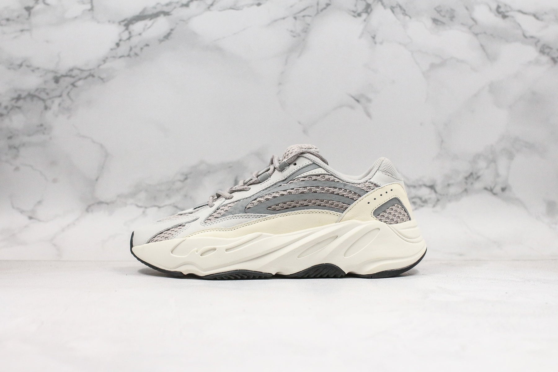 Adidas Yeezy Boost 700 V2 Static - Luxe Premium Brazil