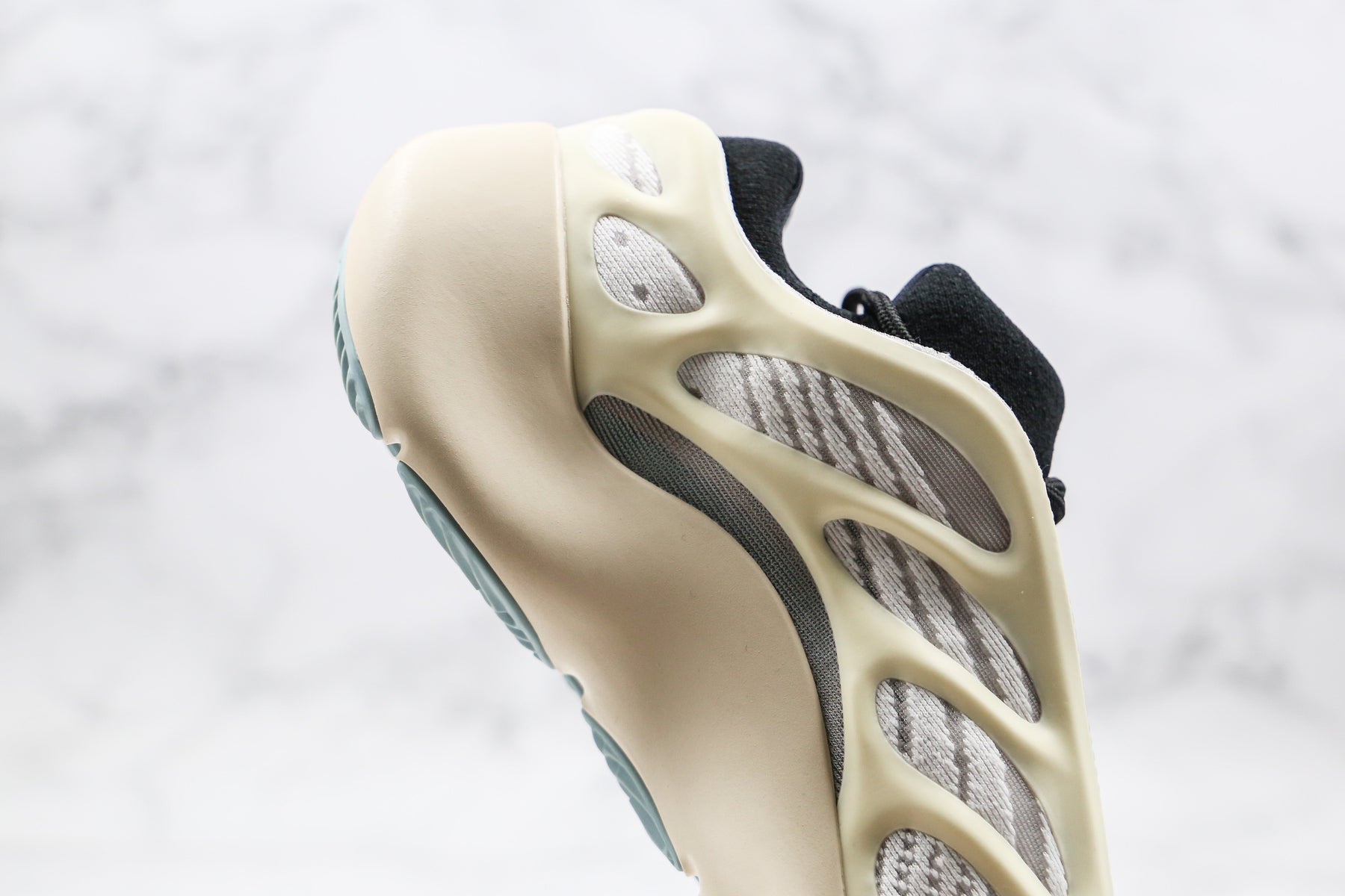 Adidas Yeezy Boost 700 V3 Azael - Luxe Premium Brazil