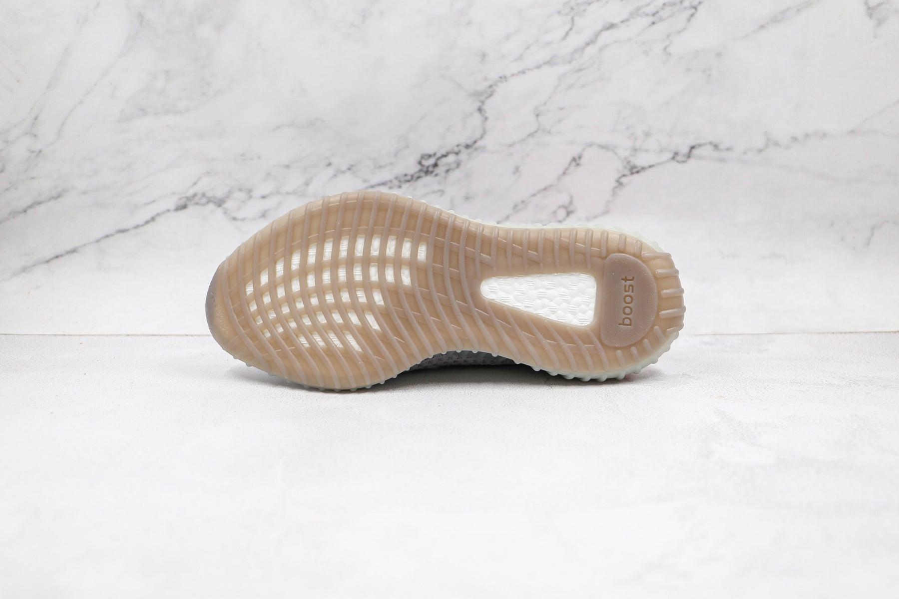 Adidas Yeezy Boost 350 V2 Tail Light - Luxe Premium Brazil