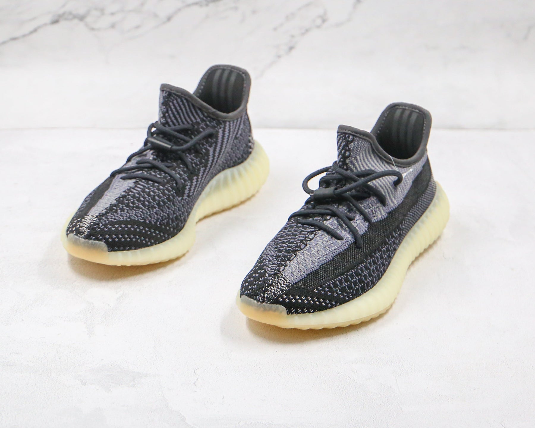 Adidas Yeezy Boost 350 V2 Carbon - Luxe Premium Brazil