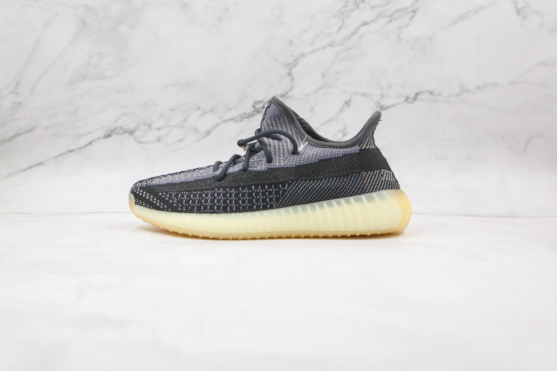 Adidas Yeezy Boost 350 V2 Carbon - Luxe Premium Brazil
