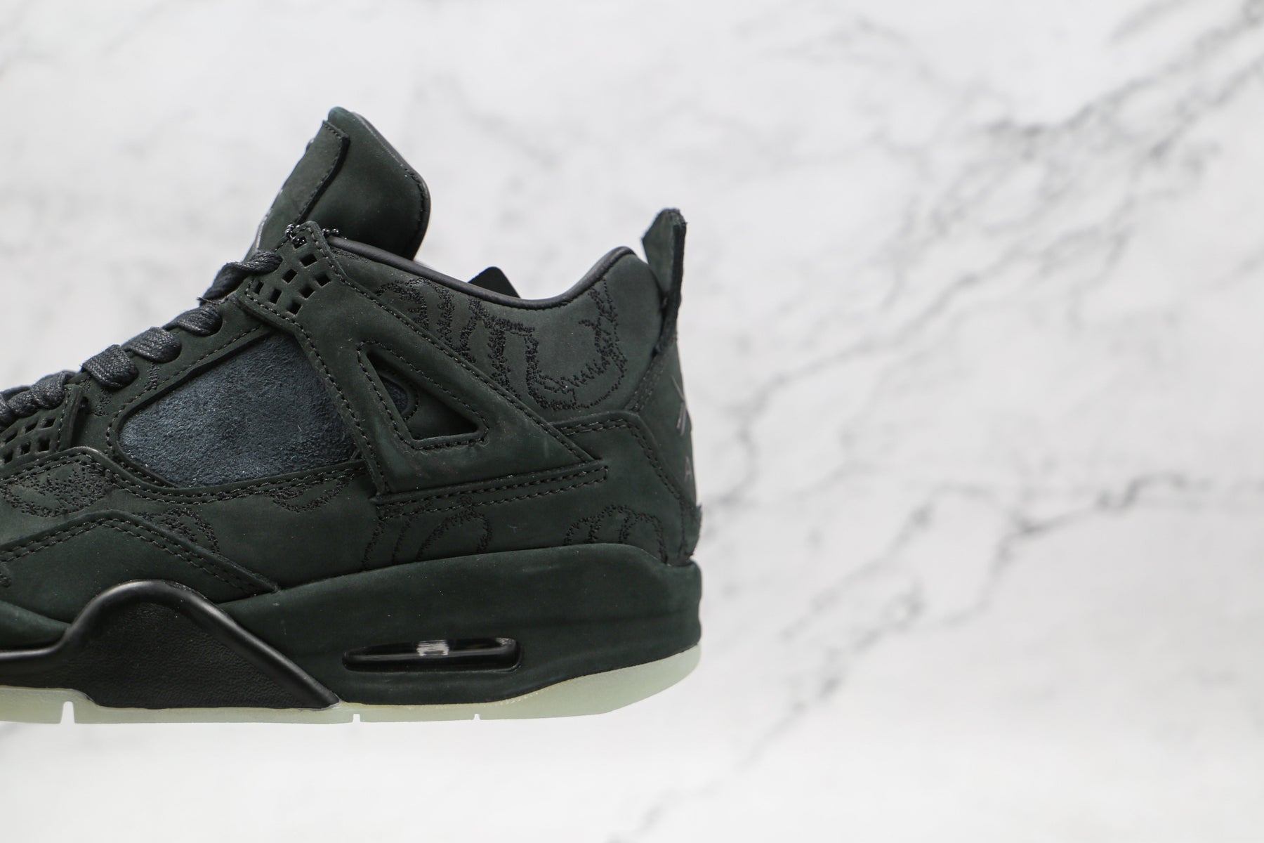 Jordan 4 Retro Kaws Black - Luxe Premium Brazil