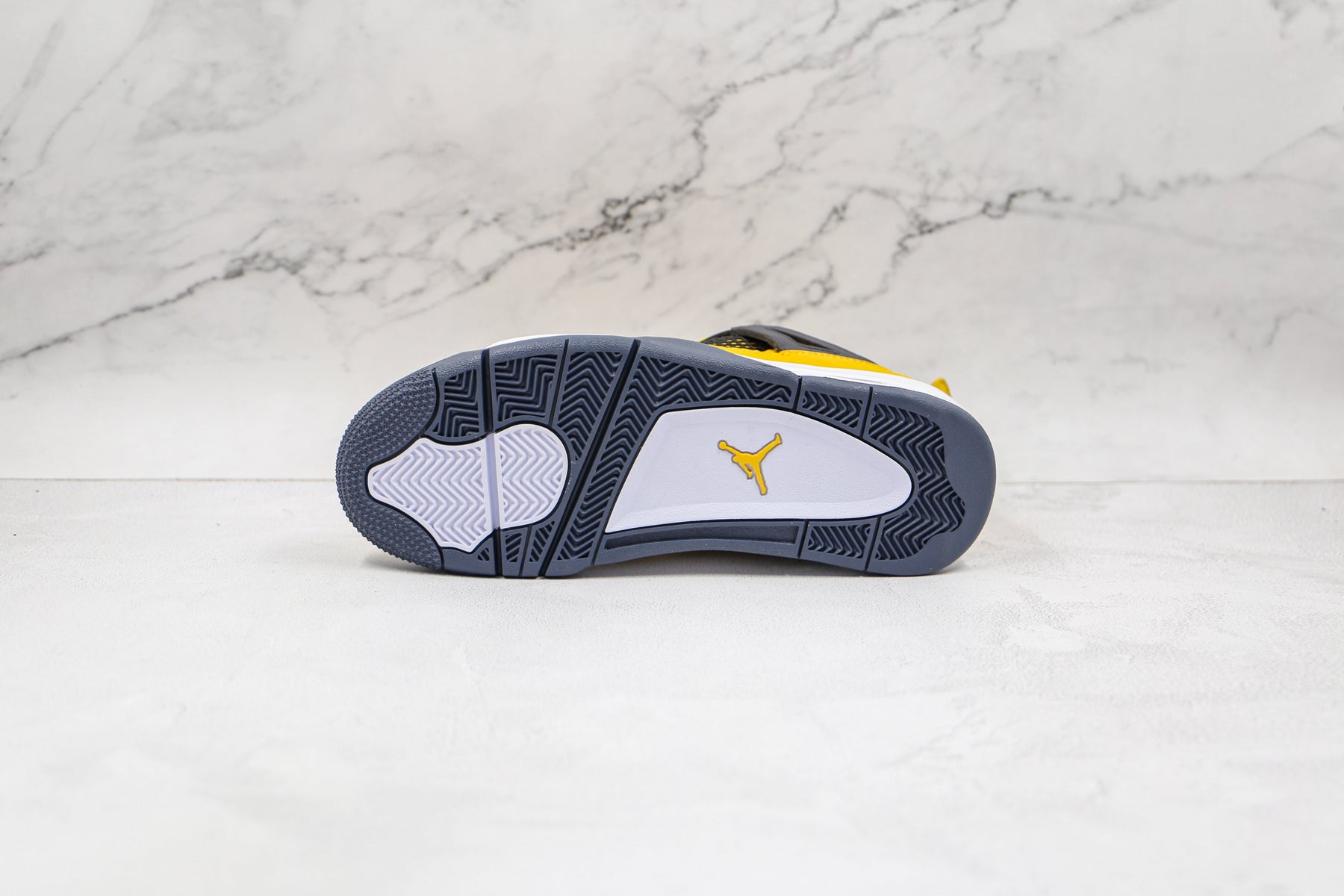 Jordan 4 Retro Lightning - Luxe Premium Brazil