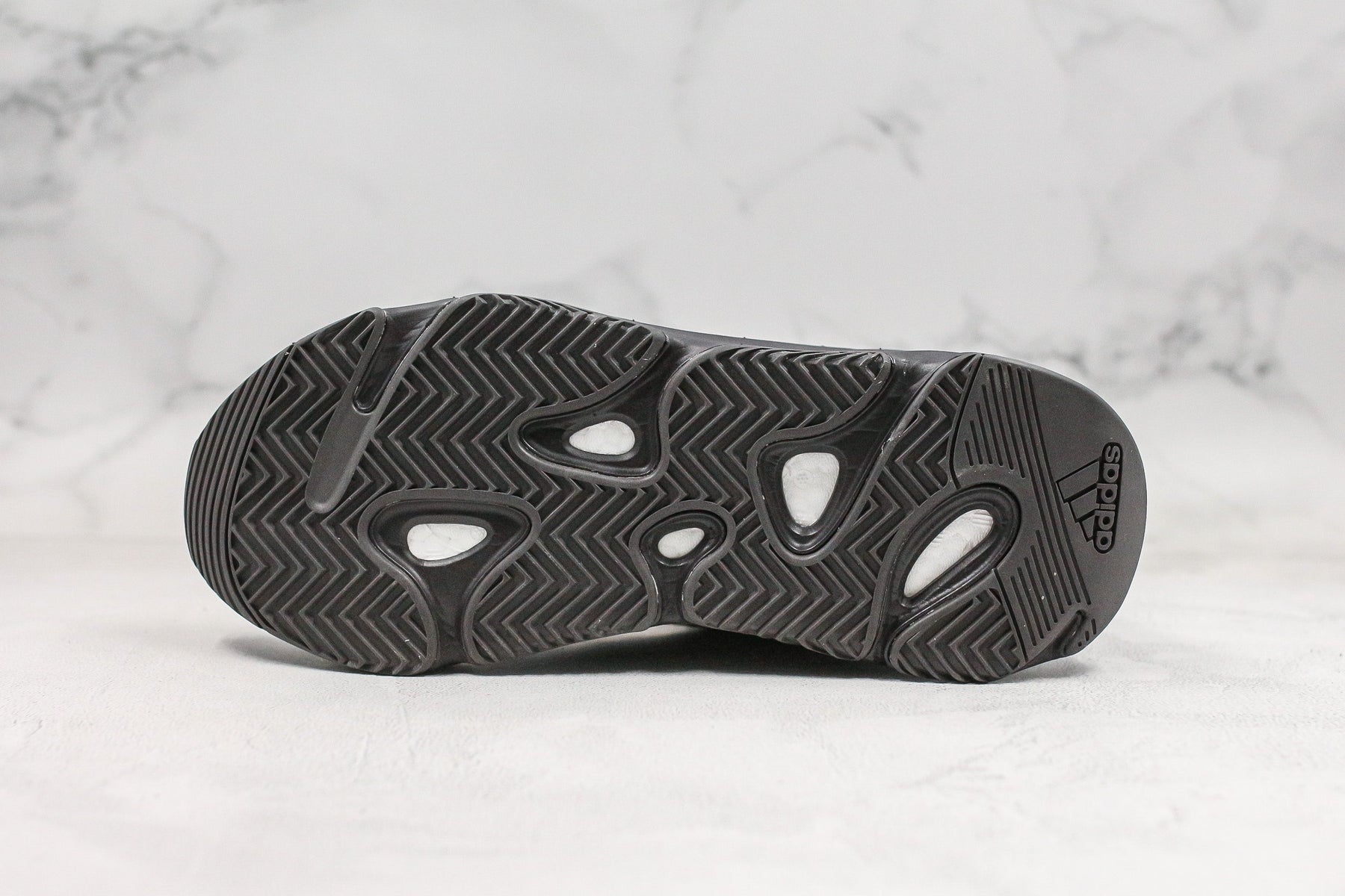 Adidas Yeezy Boost 700 Vanta - Luxe Premium Brazil