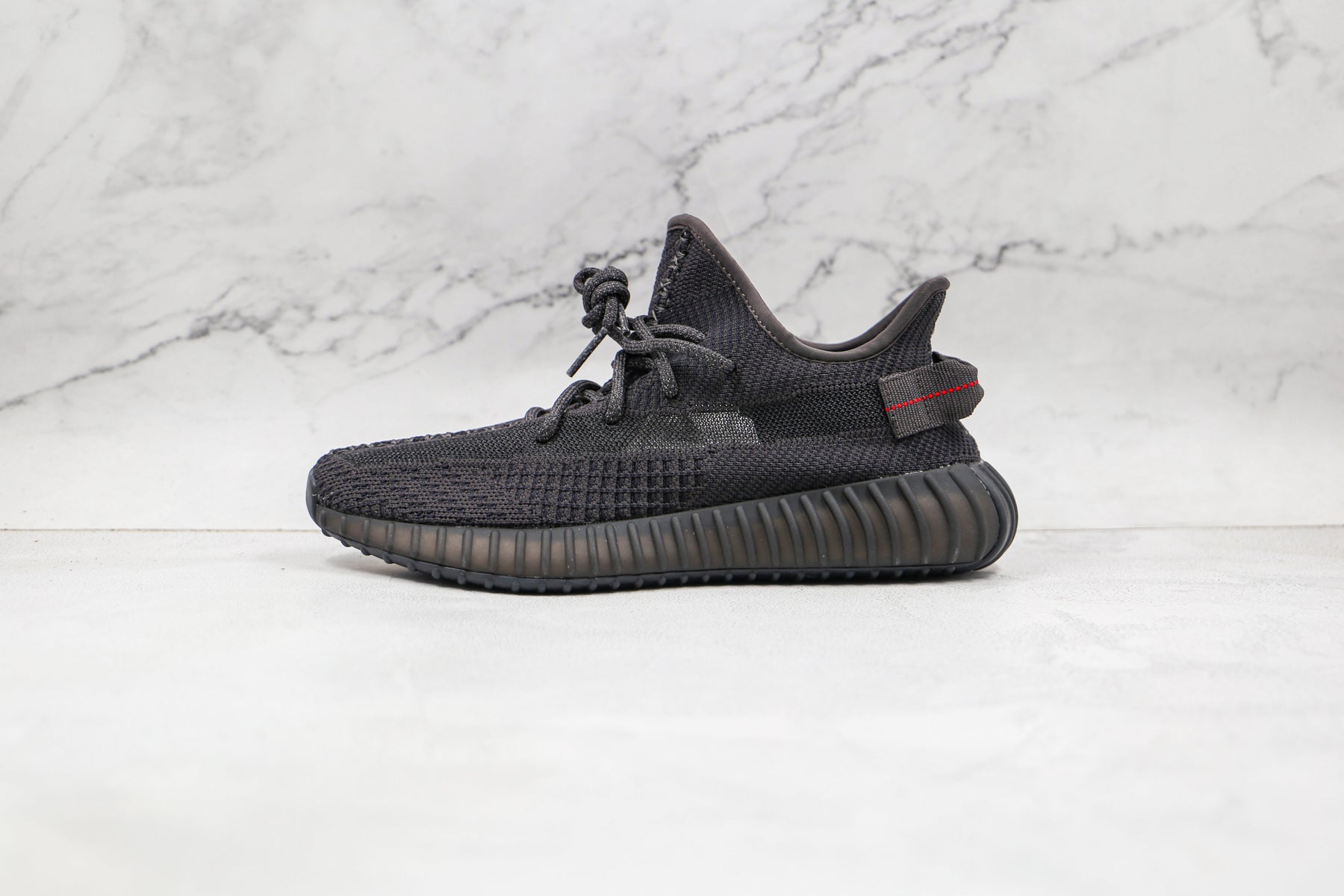 Adidas Yeezy Boost 350 V2 Black (Non-Reflective) - Luxe Premium Brazil