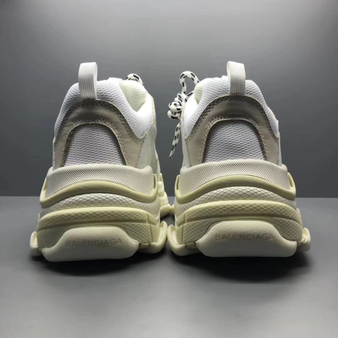 Balenciaga Triple S White - Luxe Premium Brazil