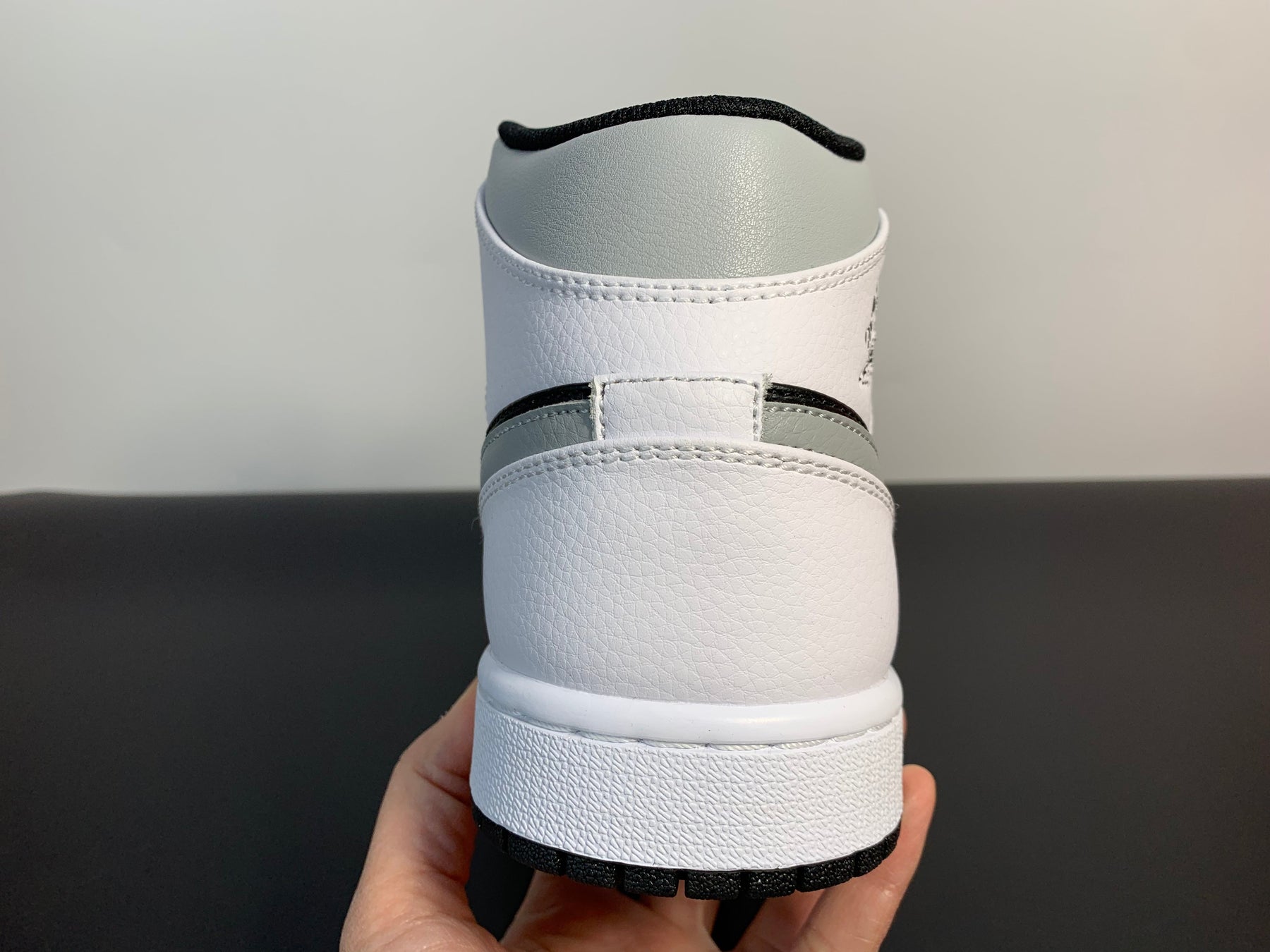 Jordan 1 Mid White Shadow - Luxe Premium Brazil
