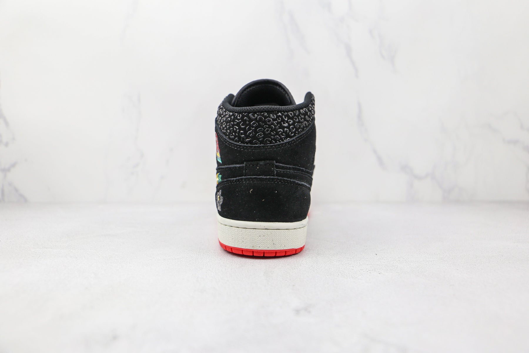 Jordan 1 Mid SE Siempre Familia - Luxe Premium Brazil