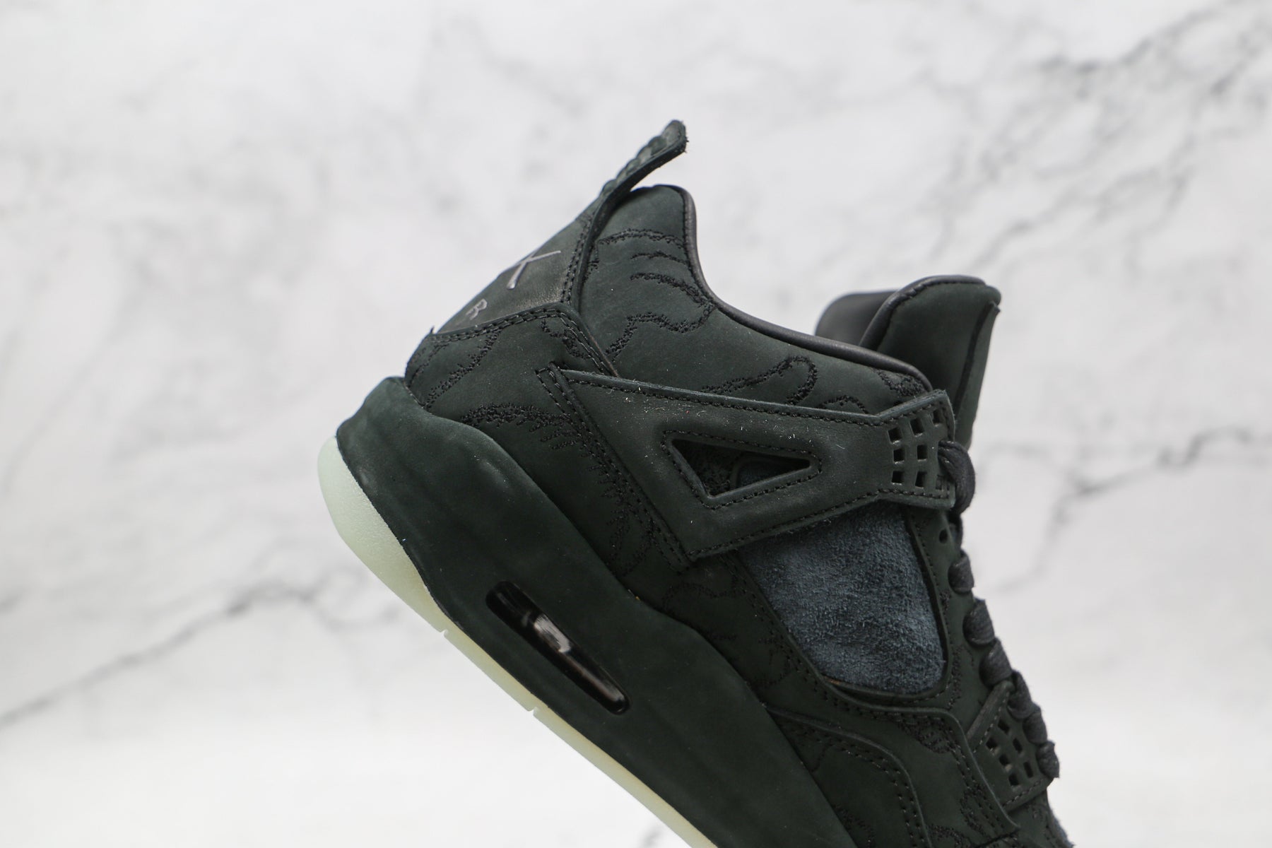 Jordan 4 Retro Kaws Black - Luxe Premium Brazil