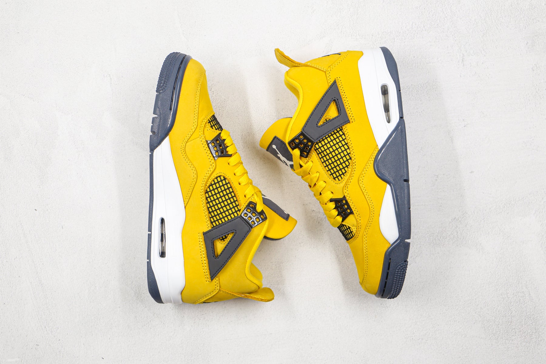 Jordan 4 Retro Lightning - Luxe Premium Brazil