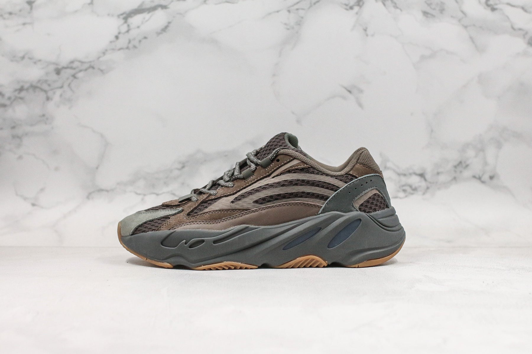 Adidas Yeezy Boost 700 V2 Geode - Luxe Premium Brazil
