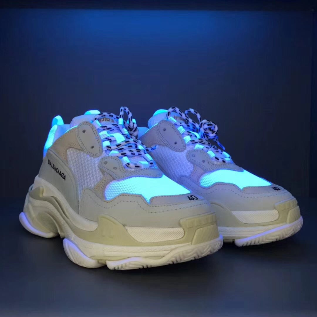 Balenciaga Triple S White - Luxe Premium Brazil