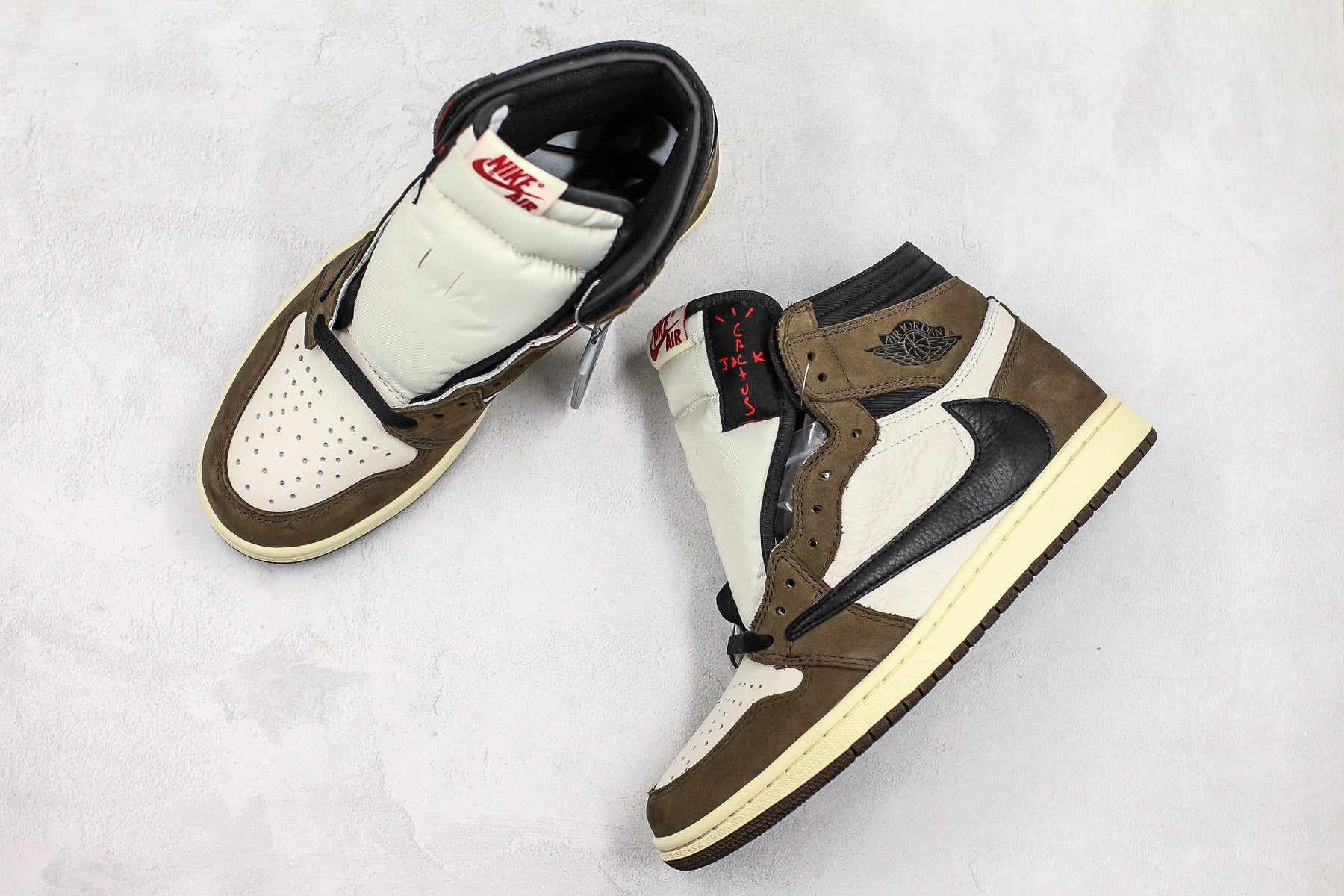 Jordan 1 Retro High Travis Scott Mocha Luxe Premium Brazil