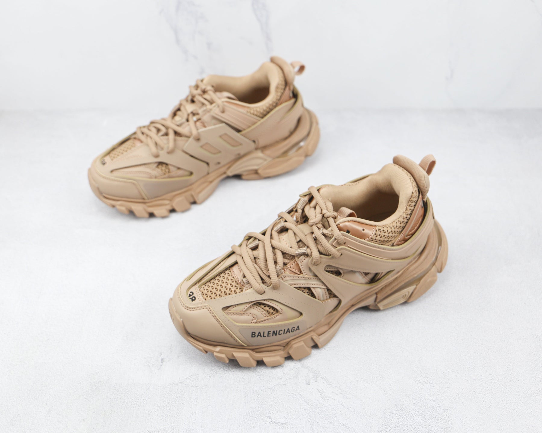 Balenciaga Track Beige - Luxe Premium Brazil