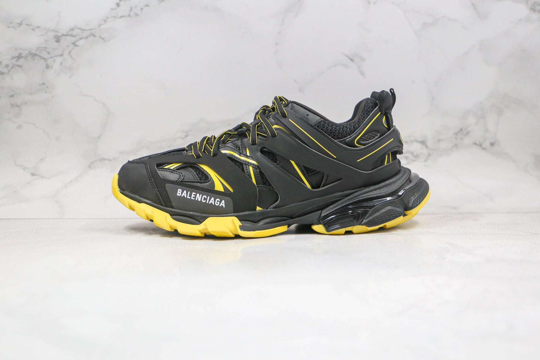 Balenciaga Track Black Yellow - Luxe Premium Brazil
