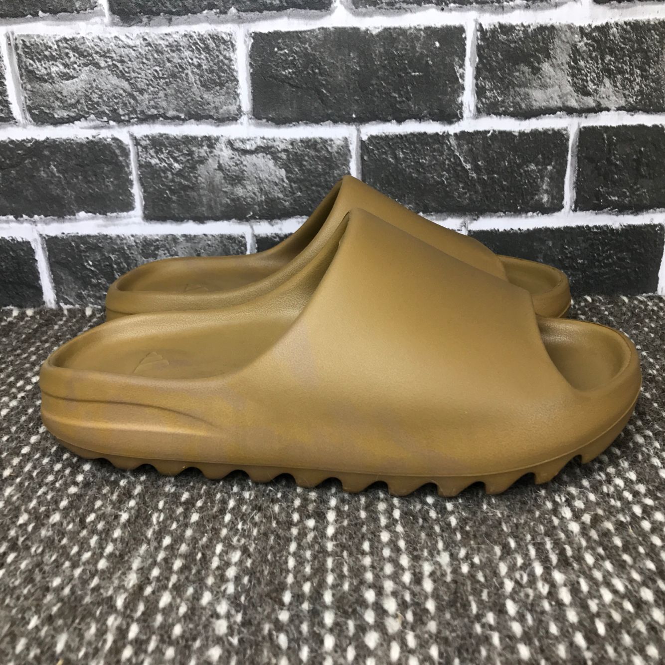 Adidas Yeezy Slide Ochre - Luxe Premium Brazil