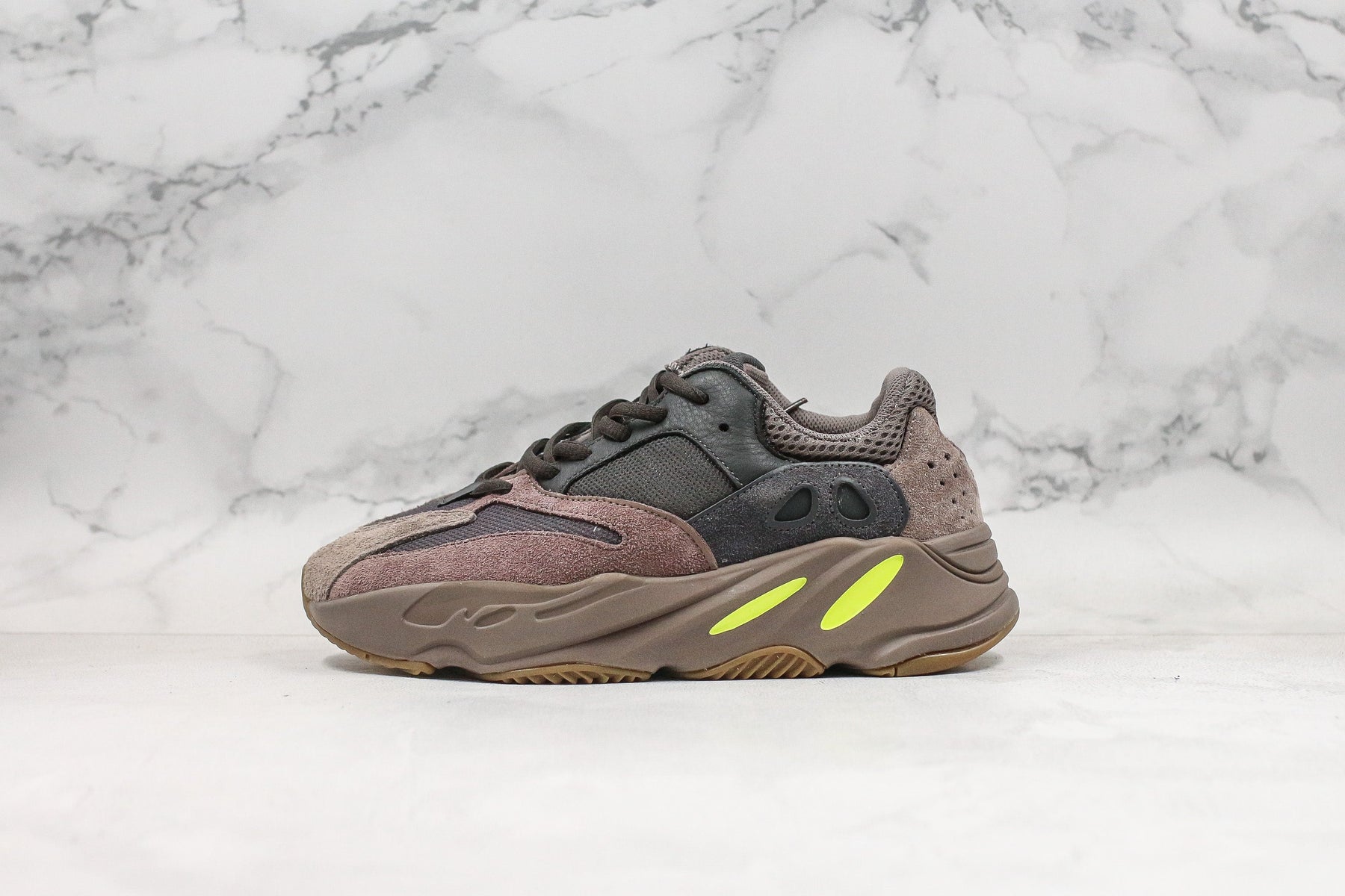 Adidas Yeezy Boost 700 Mauve - Luxe Premium Brazil
