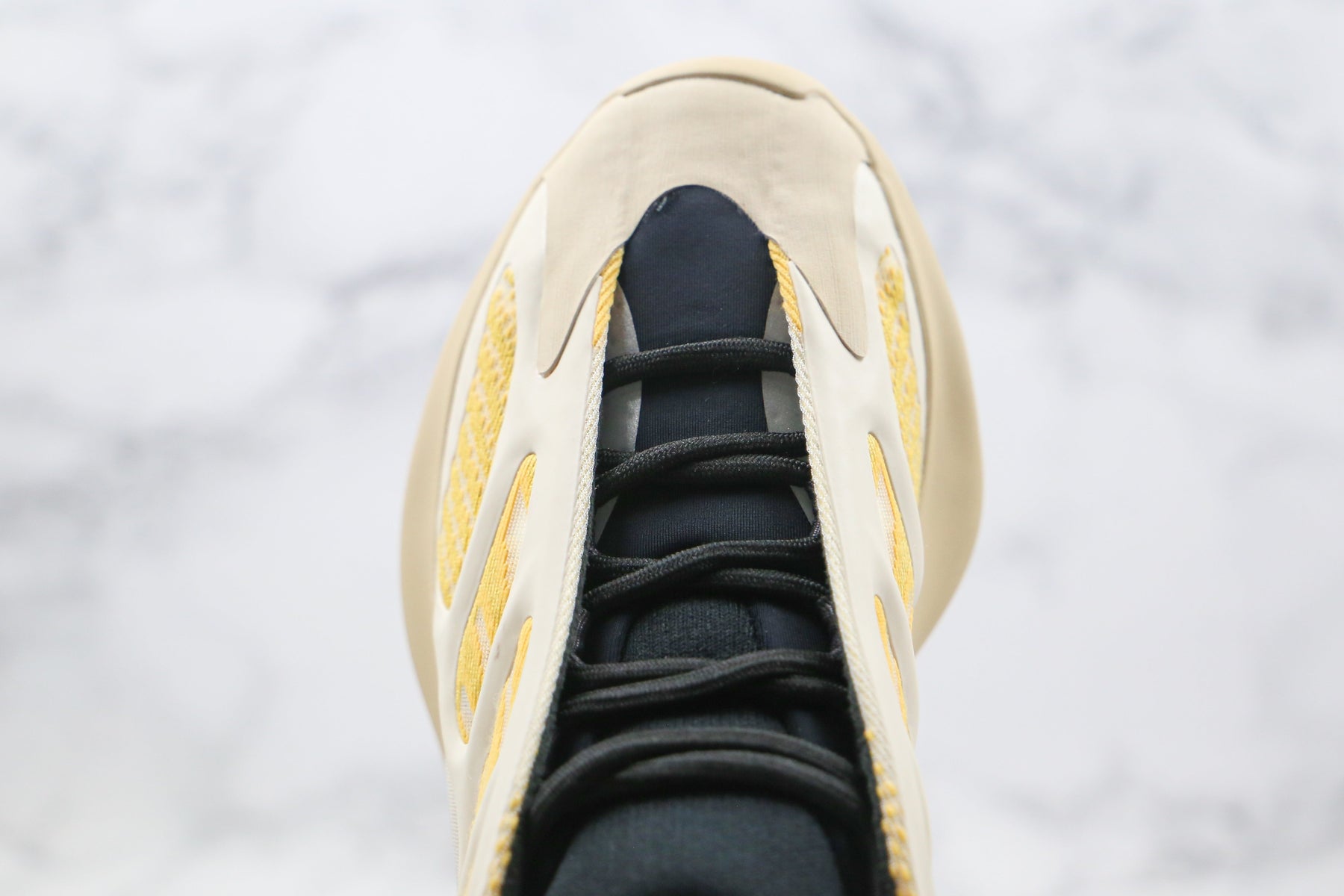 Adidas Yeezy Boost 700 V3 Safflower - Luxe Premium Brazil