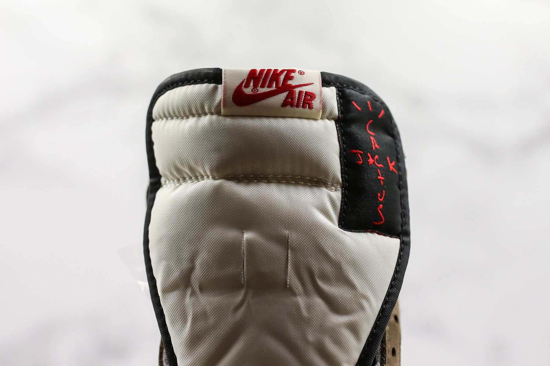 Jordan 1 Retro High Travis Scott Mocha Luxe Premium Brazil