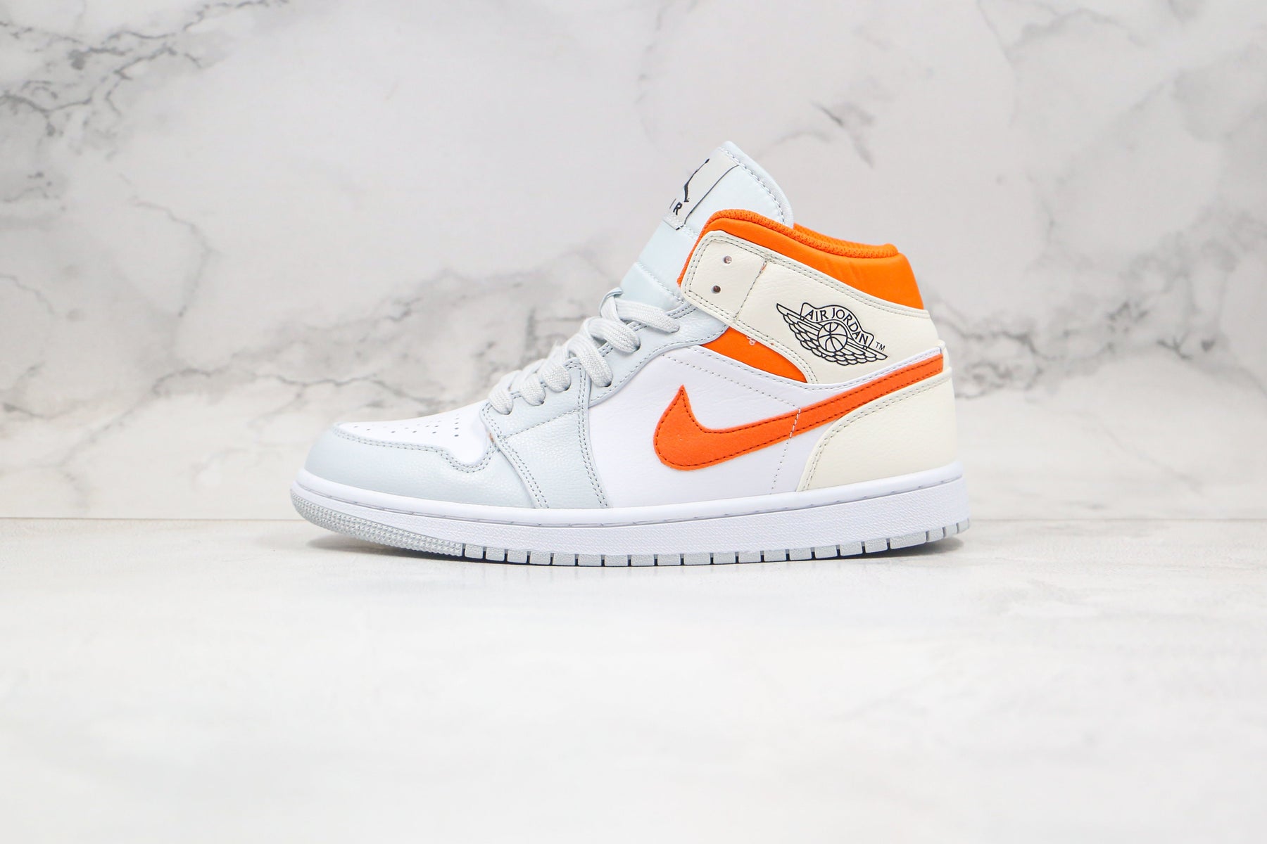 Jordan 1 Mid Starfish Pure Platinum - Luxe Premium Brazil