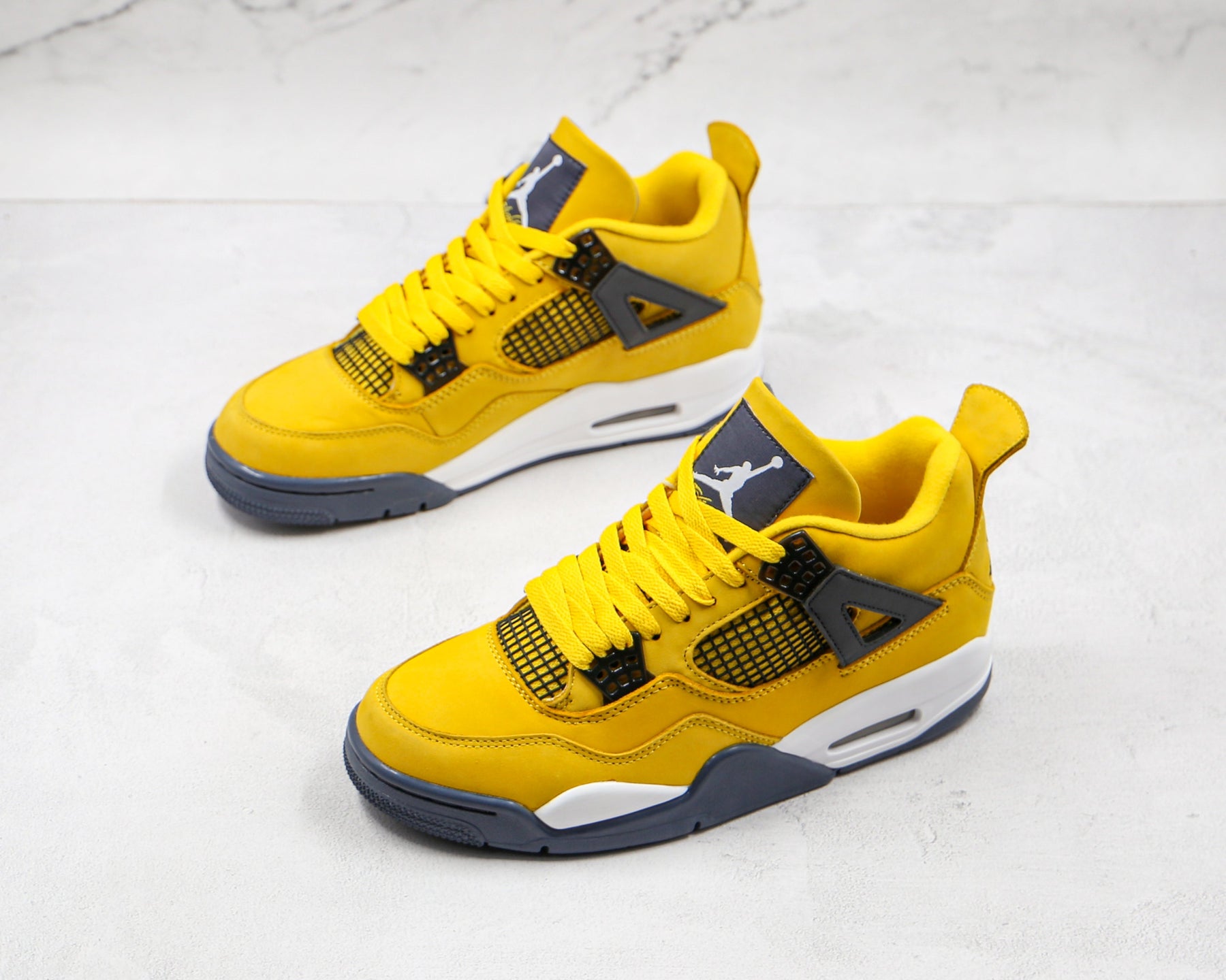 Jordan 4 Retro Lightning - Luxe Premium Brazil
