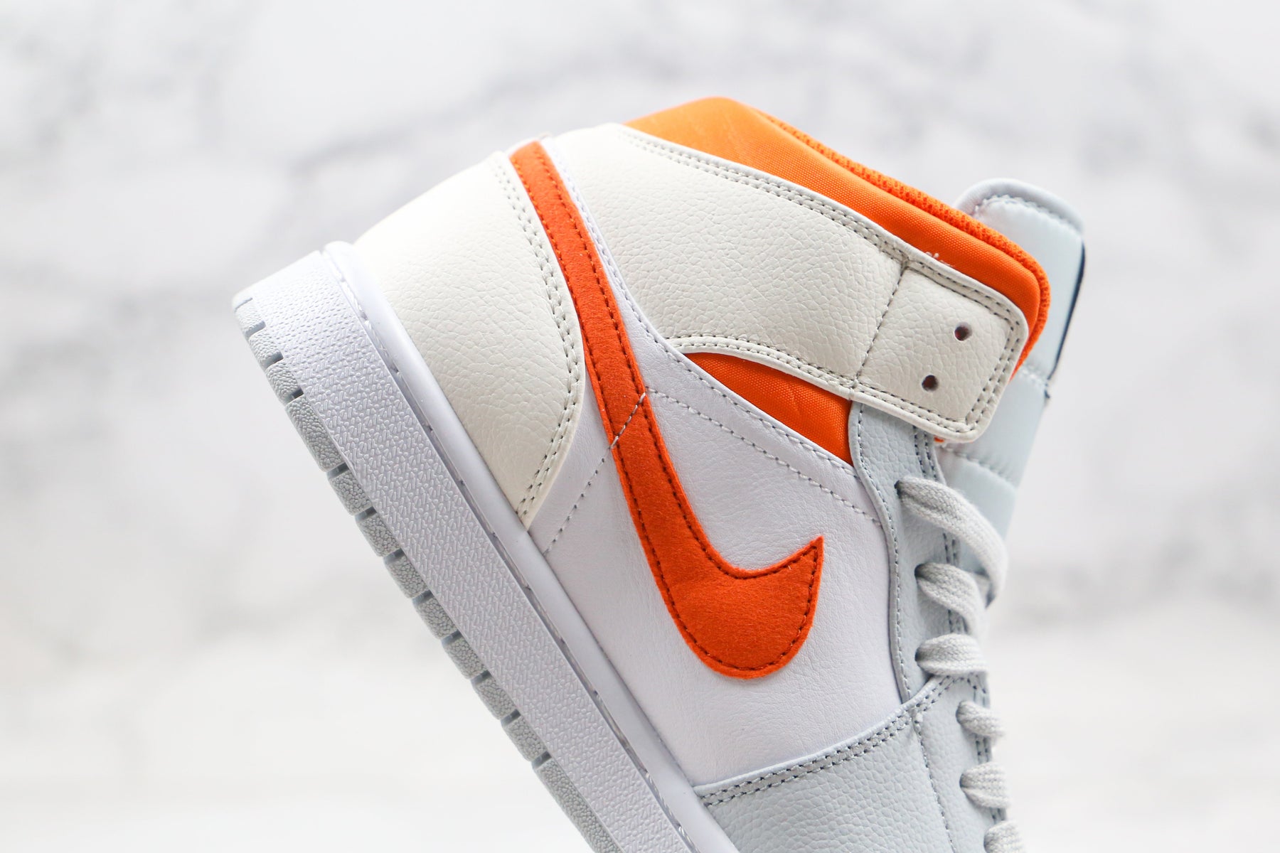 Jordan 1 Mid Starfish Pure Platinum - Luxe Premium Brazil