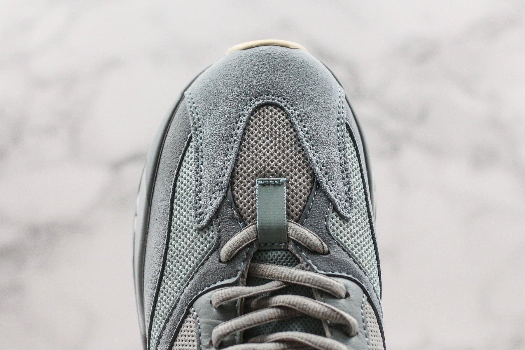 Adidas Yeezy Boost 700 Inertia - Luxe Premium Brazil
