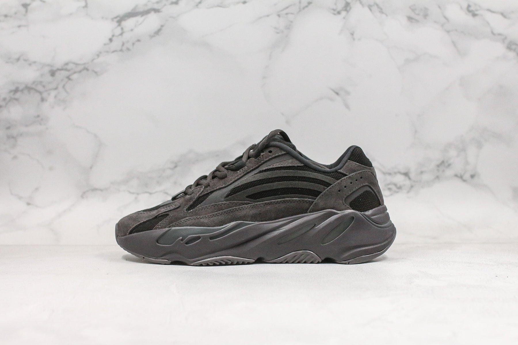 Adidas Yeezy Boost 700 Vanta - Luxe Premium Brazil