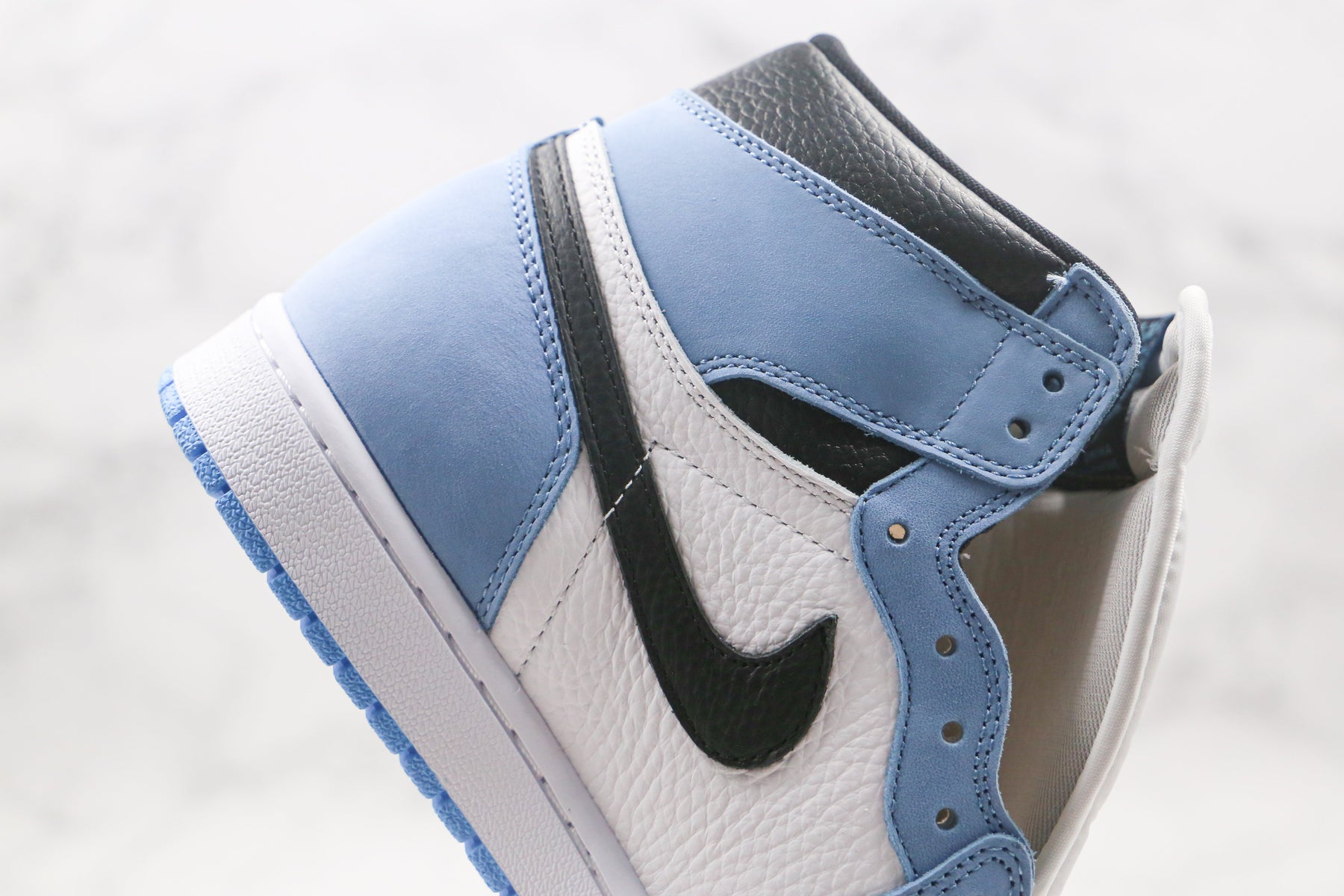 Jordan 1 Retro High White University Blue Black Luxe Premium Brazil