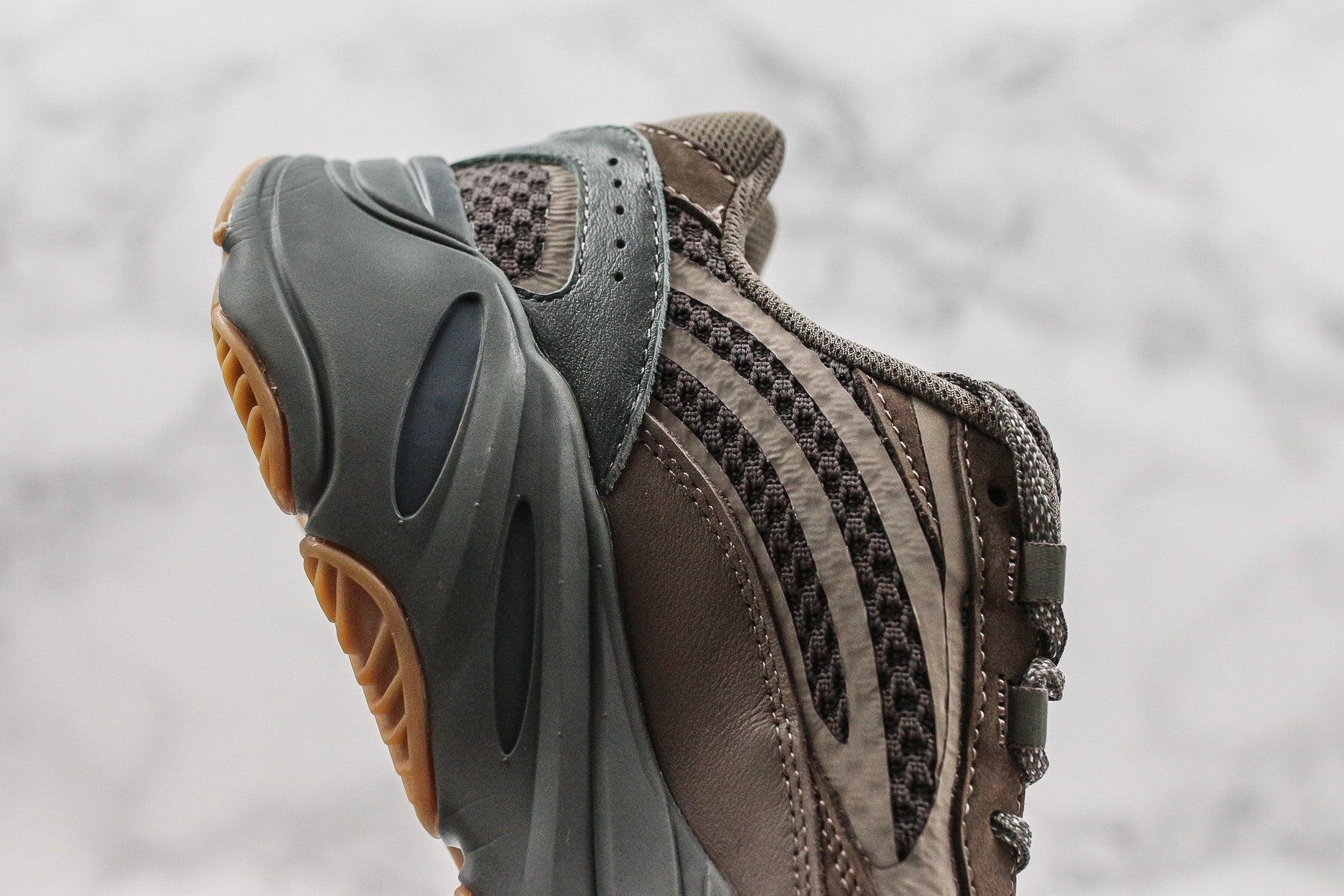 Adidas Yeezy Boost 700 V2 Geode - Luxe Premium Brazil