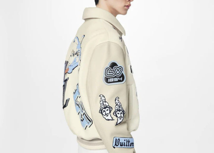 Jaqueta Louis Vuitton Varsity Em Couro Bordada “Multi-Patches Mixed/Milky White” Luxe Premium Brazil