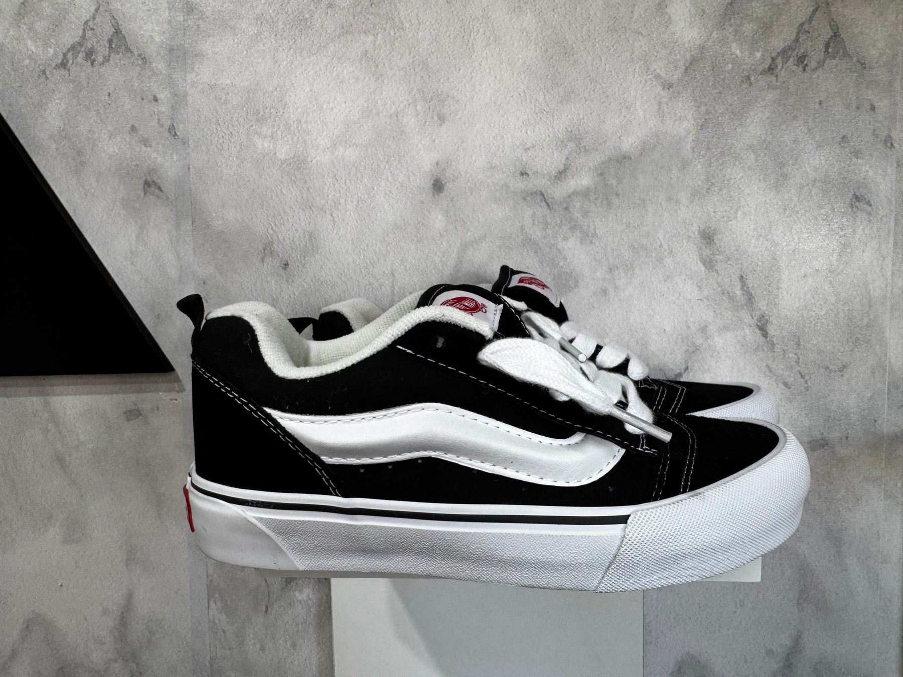 Vans Knu Skool Black White (Pronta Entrega)