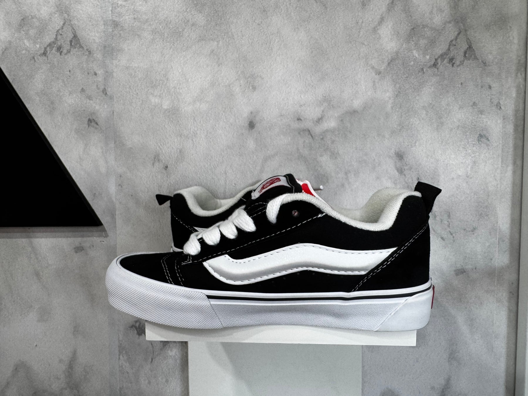 Vans Knu Skool Black White (Pronta Entrega)