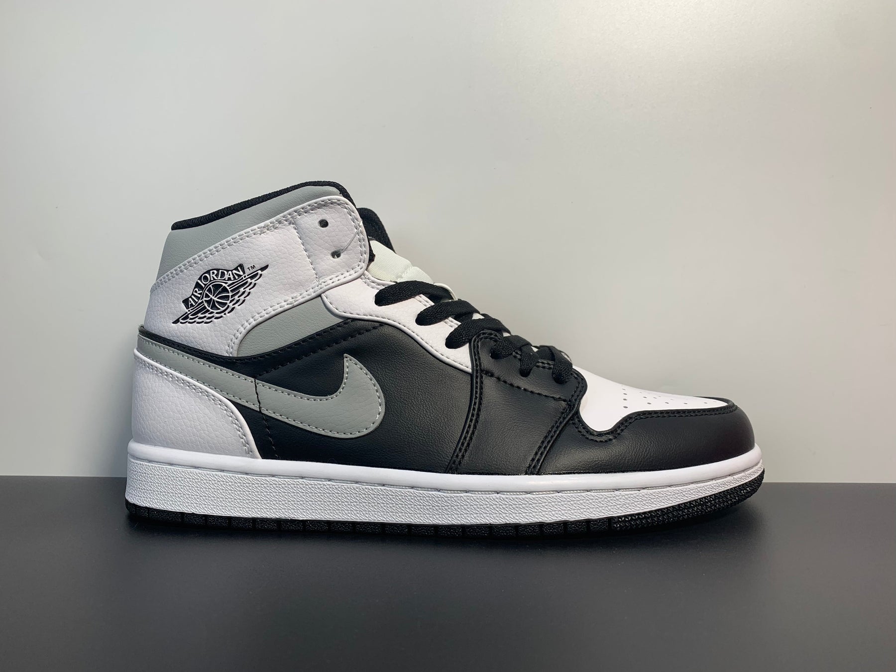 Jordan 1 Mid White Shadow - Luxe Premium Brazil