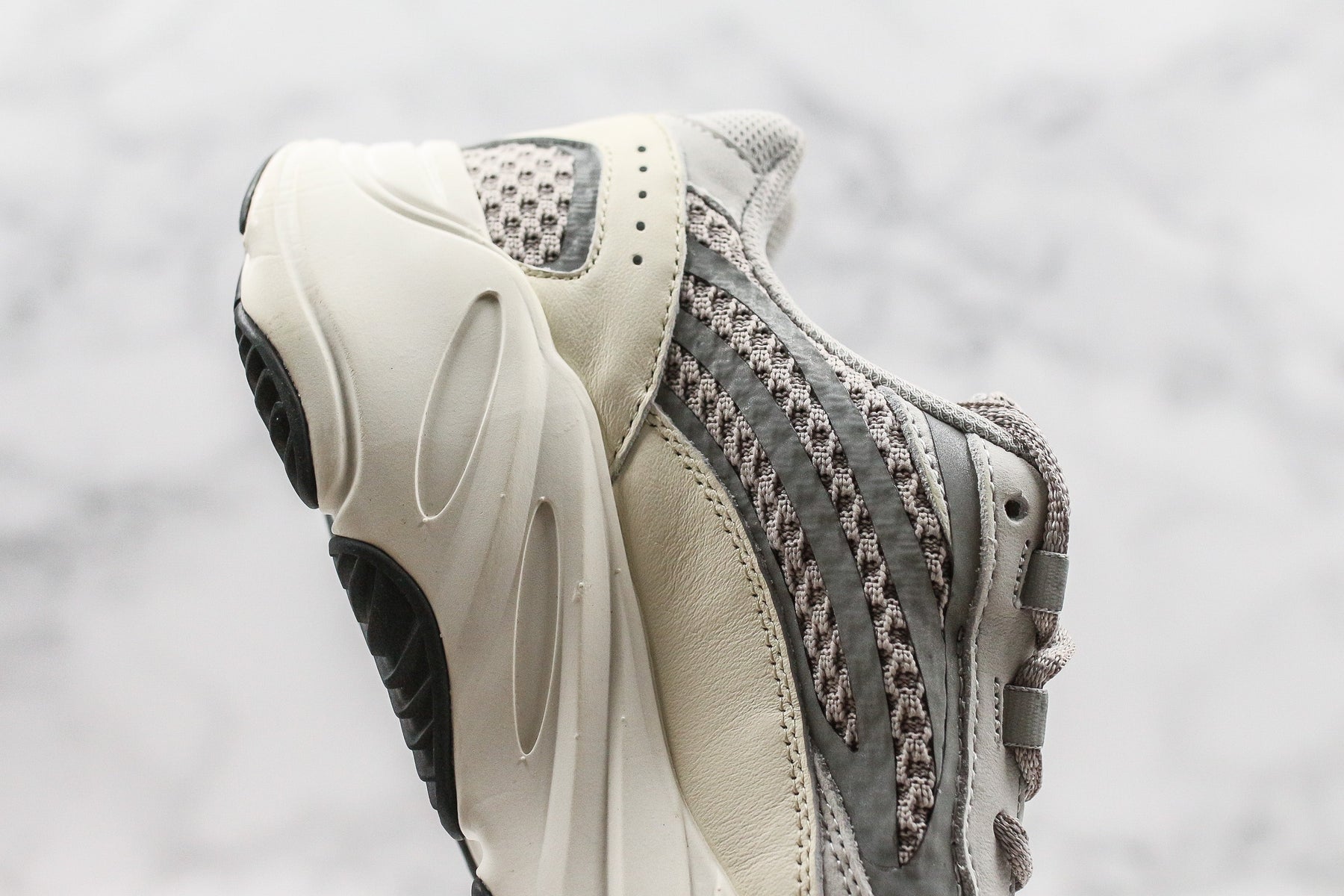 Adidas Yeezy Boost 700 V2 Static - Luxe Premium Brazil