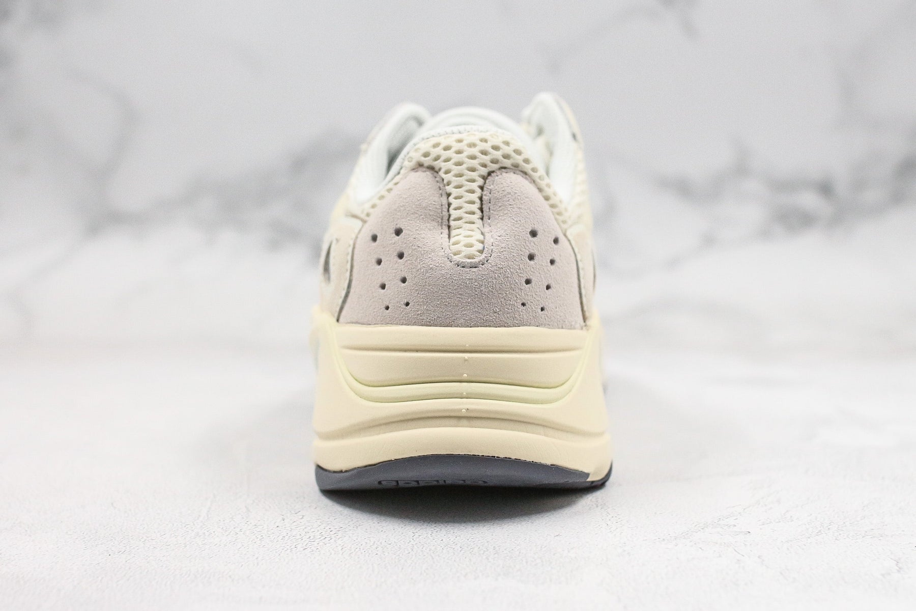 Adidas Yeezy Boost 700 Analog - Luxe Premium Brazil
