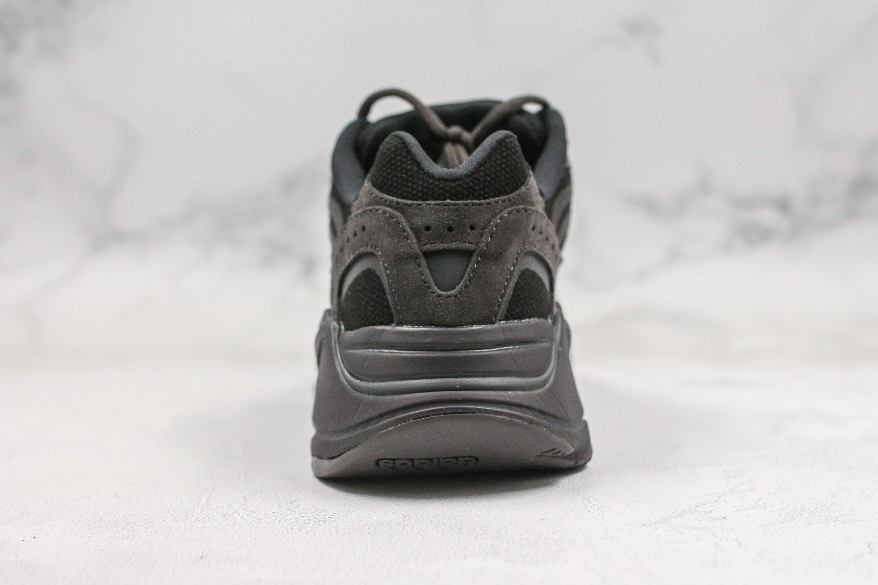 Adidas Yeezy Boost 700 Vanta - Luxe Premium Brazil